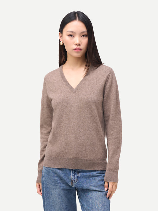Pull col V en cachemire Timeless femme couleur taupe GOBI Cashmere