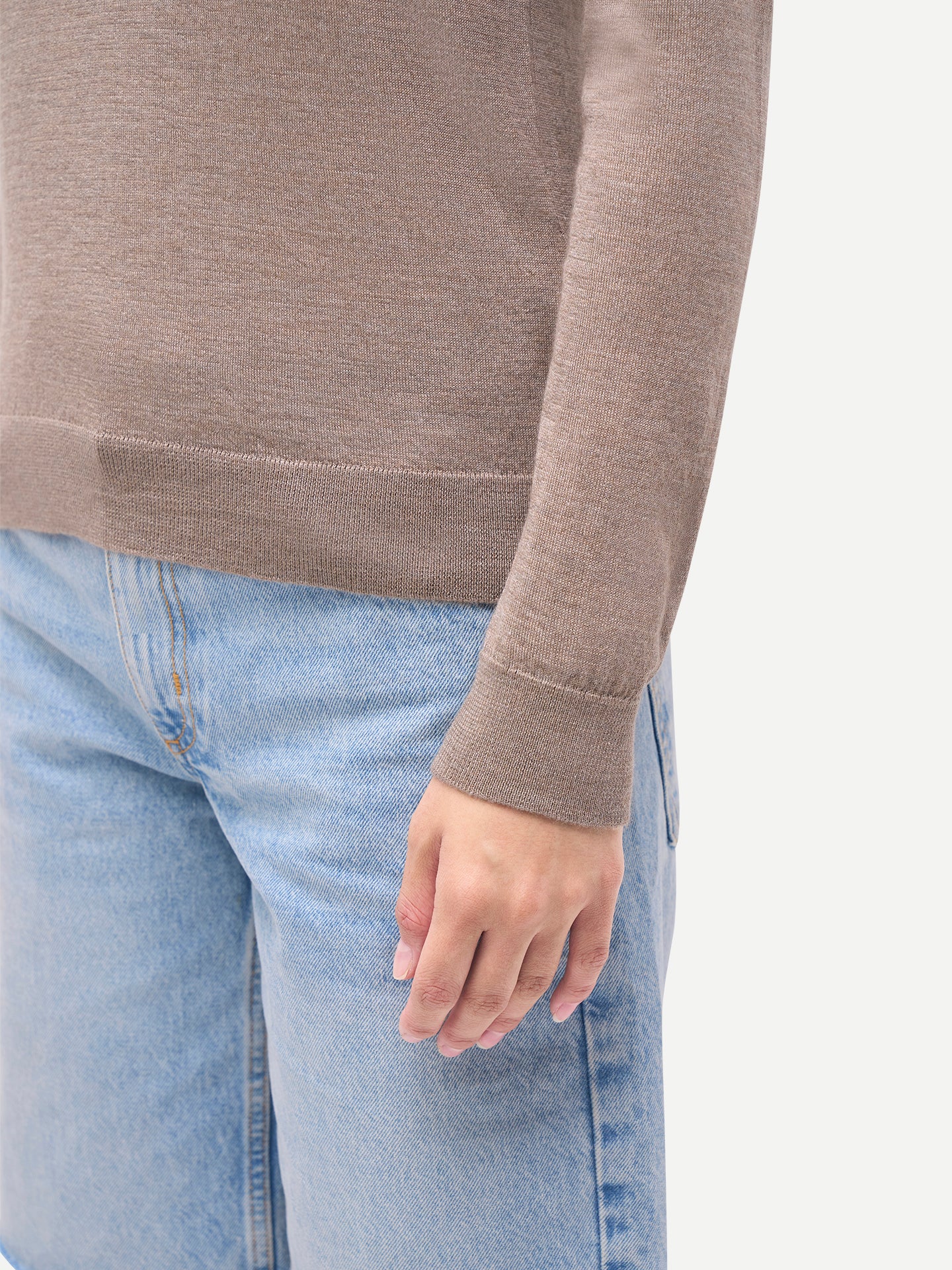 Pull en cachemire pour femme à col rond couleur taupe