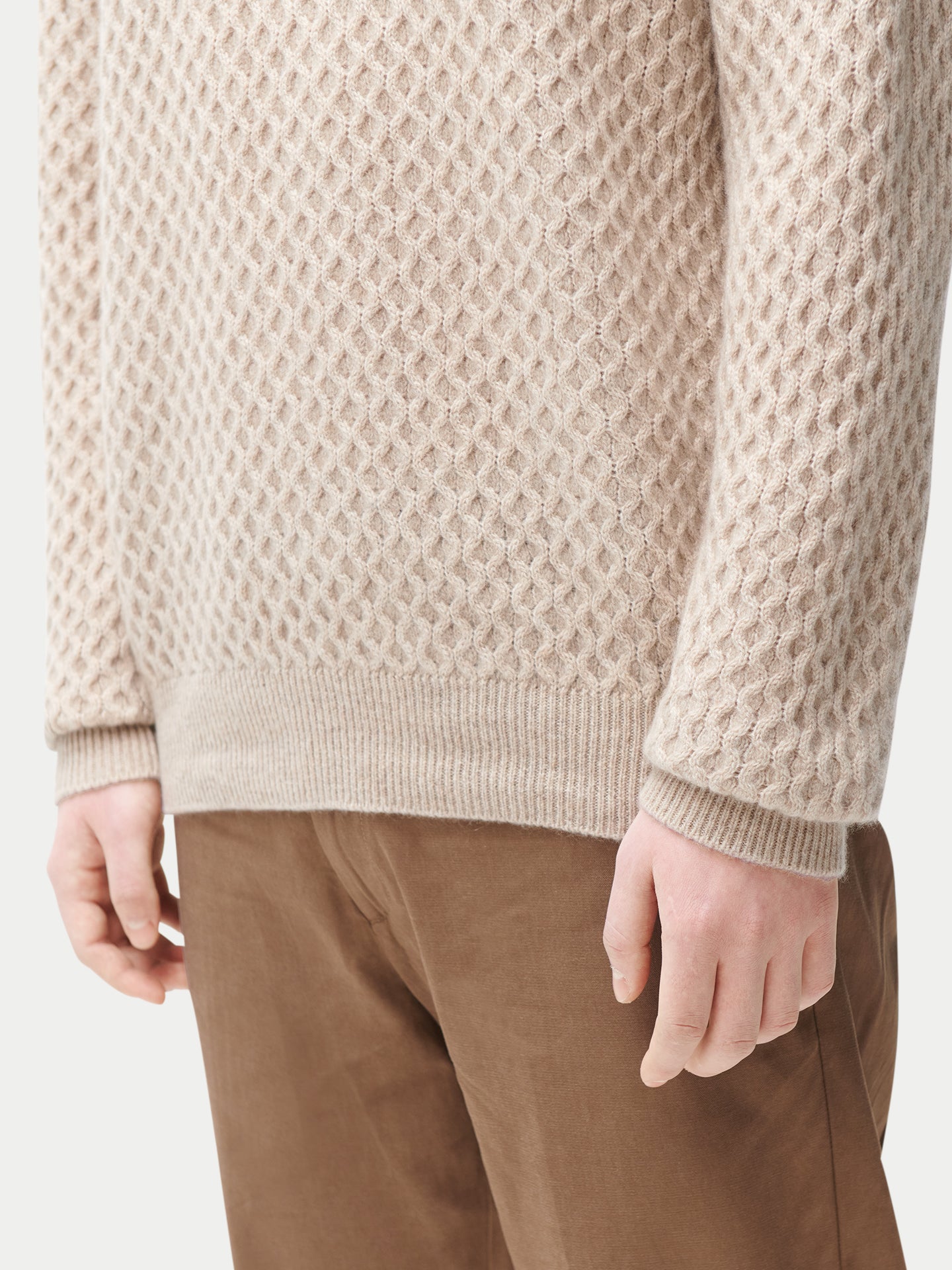 Pull en cachemire à maille torsadée