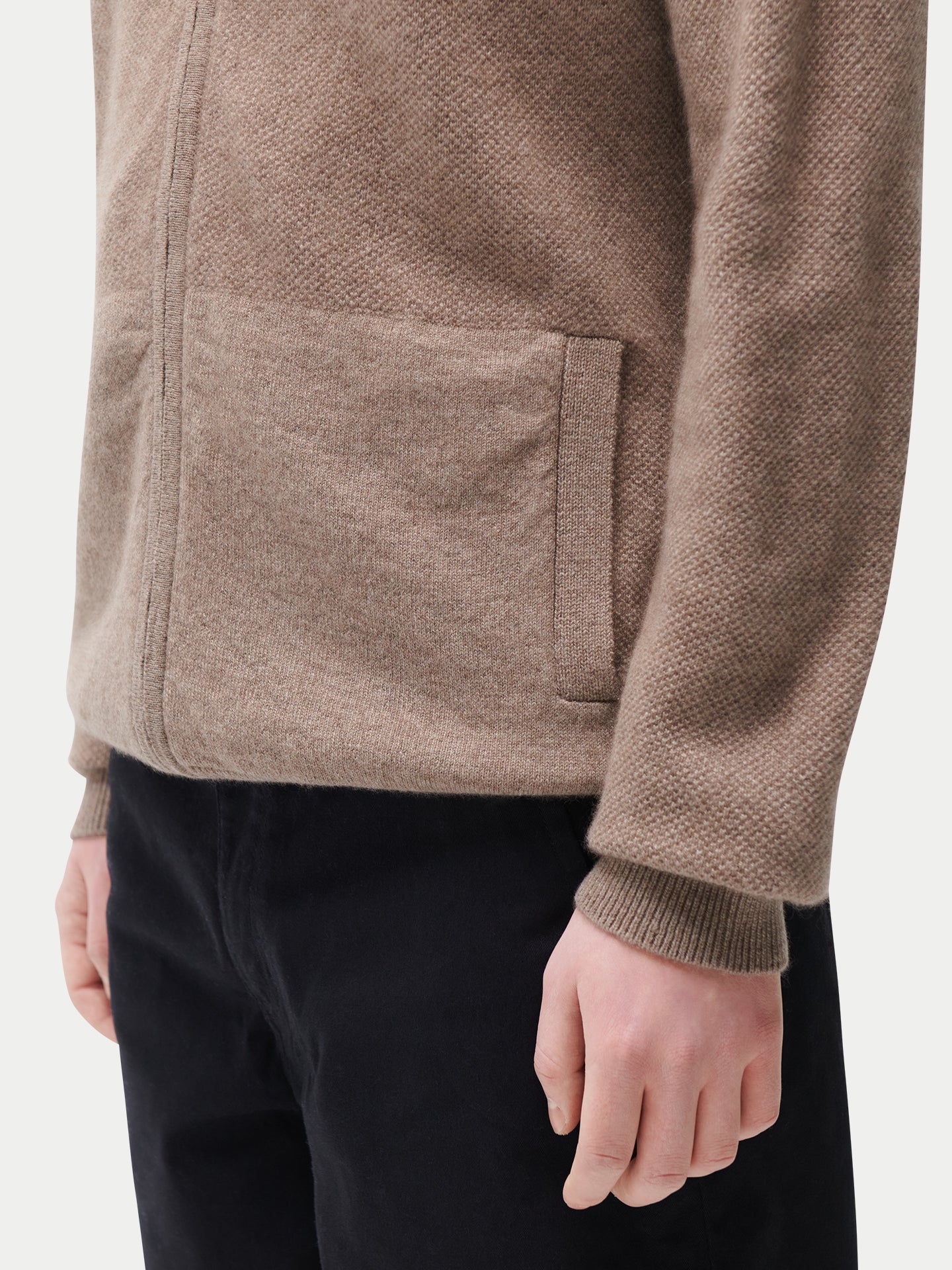 Cardigan en cachemire zippé à col montant