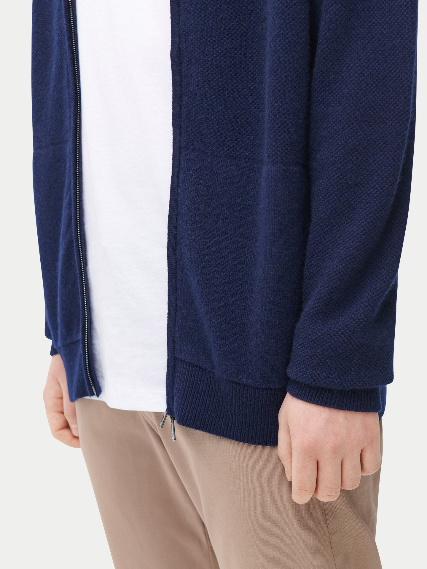 Cardigan en cachemire zippé à col montant