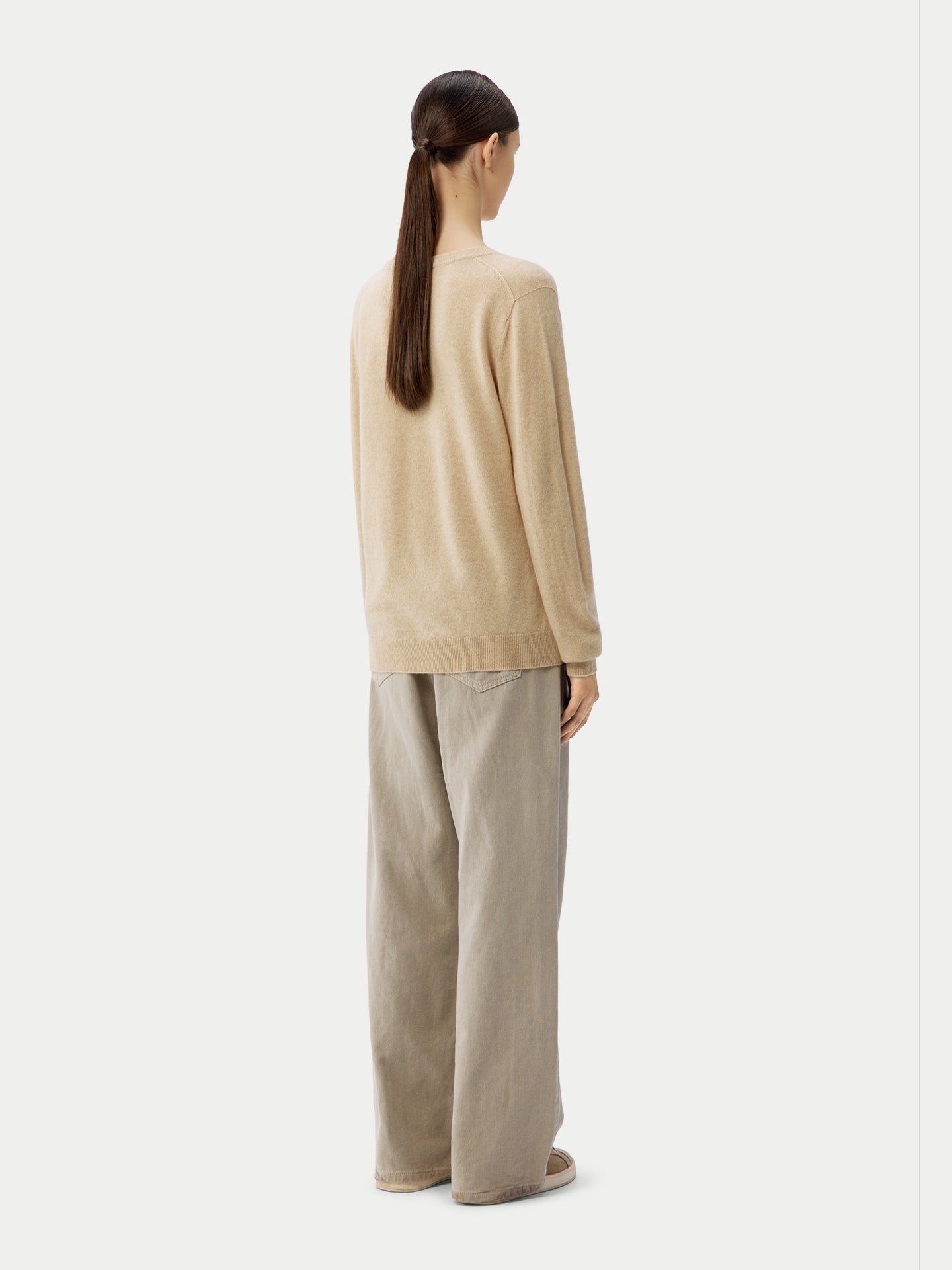 Pull col en V en Cachemire pour femmes Taupe - Gobi Cashmere