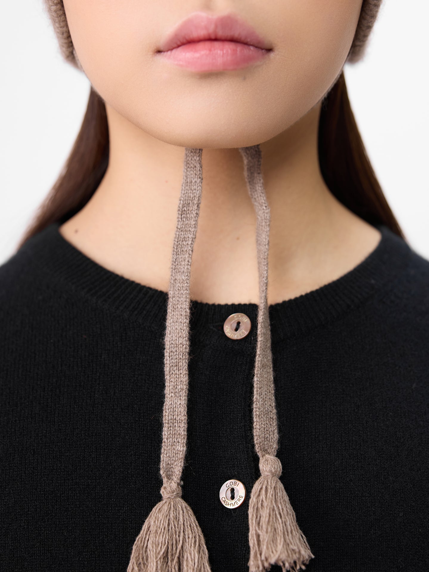 Bonnet à Liens en Cachemire couleur taupe | GOBI Cashmere
