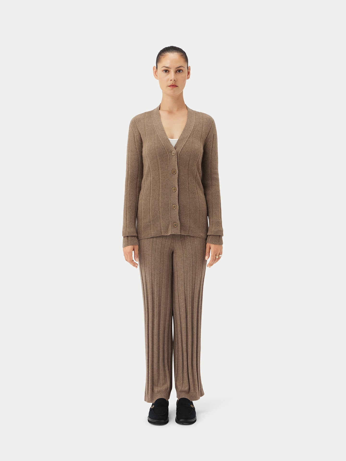Cardigan en cachemire avec patte de boutonnage Taupe - Gobi Cashmere