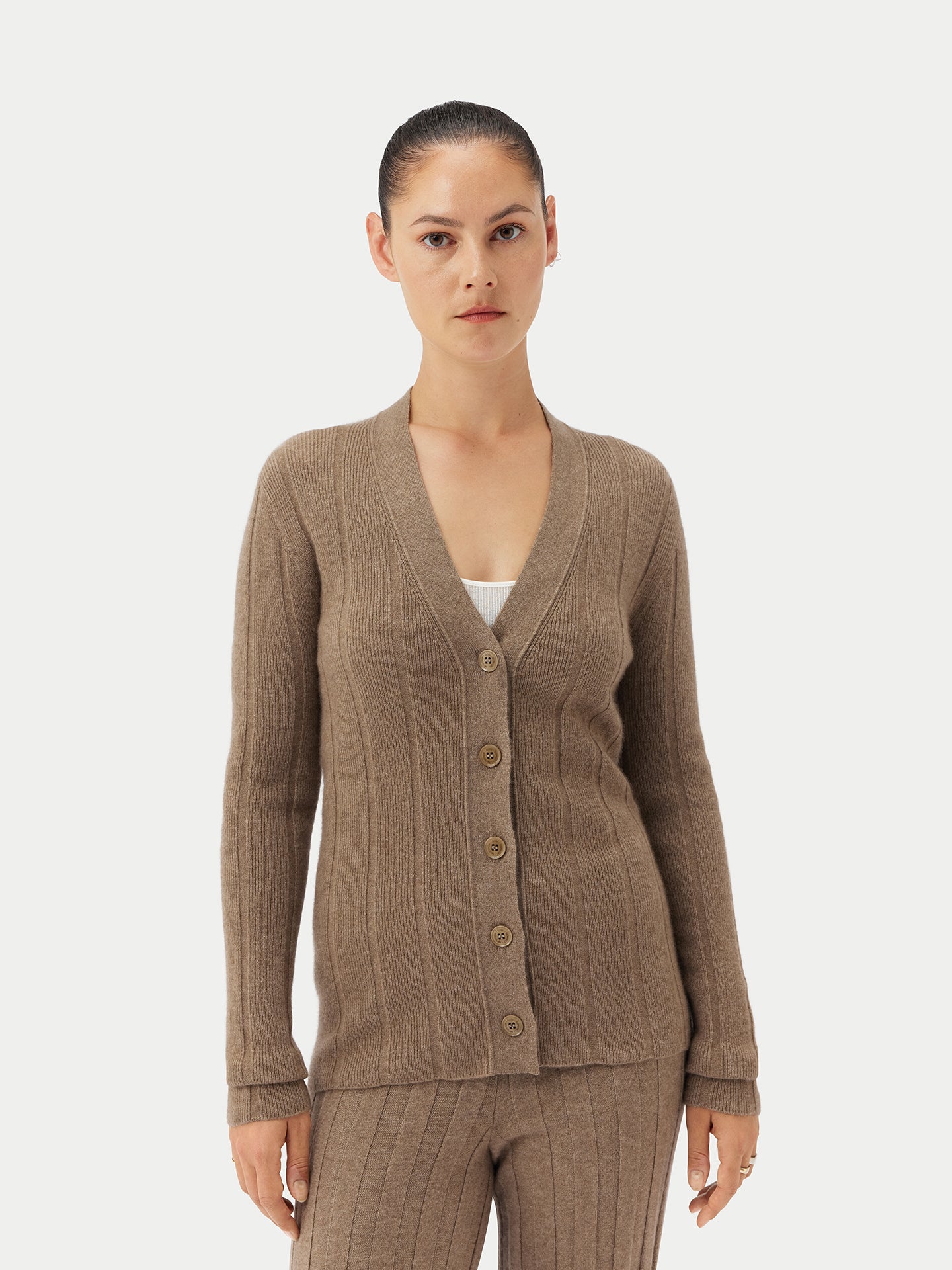Cardigan en cachemire avec patte de boutonnage Taupe - Gobi Cashmere