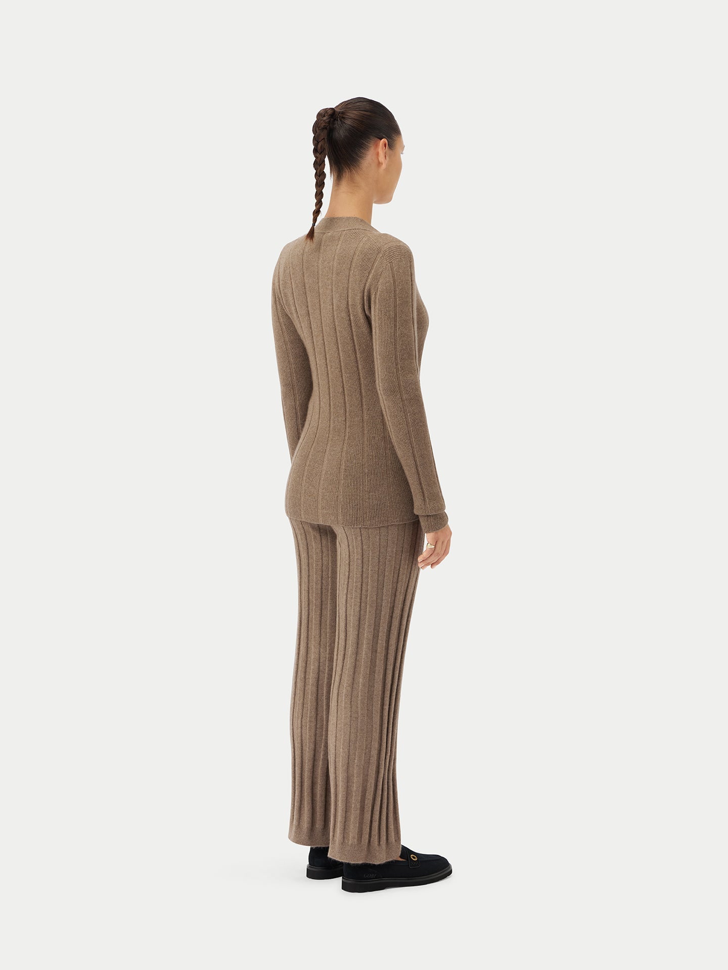 Cardigan en cachemire avec patte de boutonnage Taupe - Gobi Cashmere