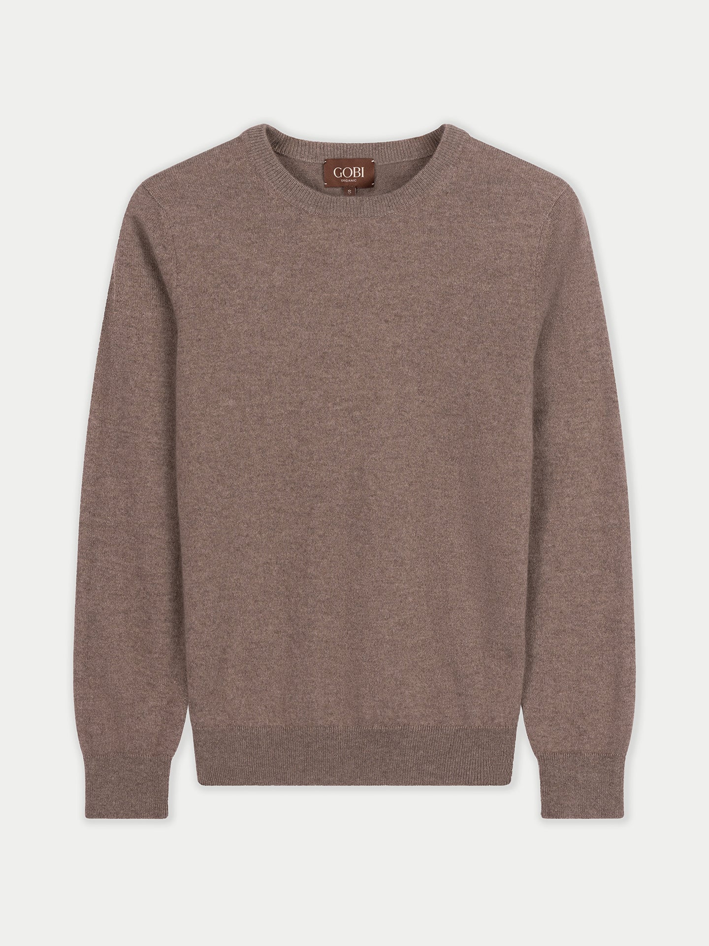 Vue de face d'un pull marron à col rond sur fond gris clair. #color_taupe