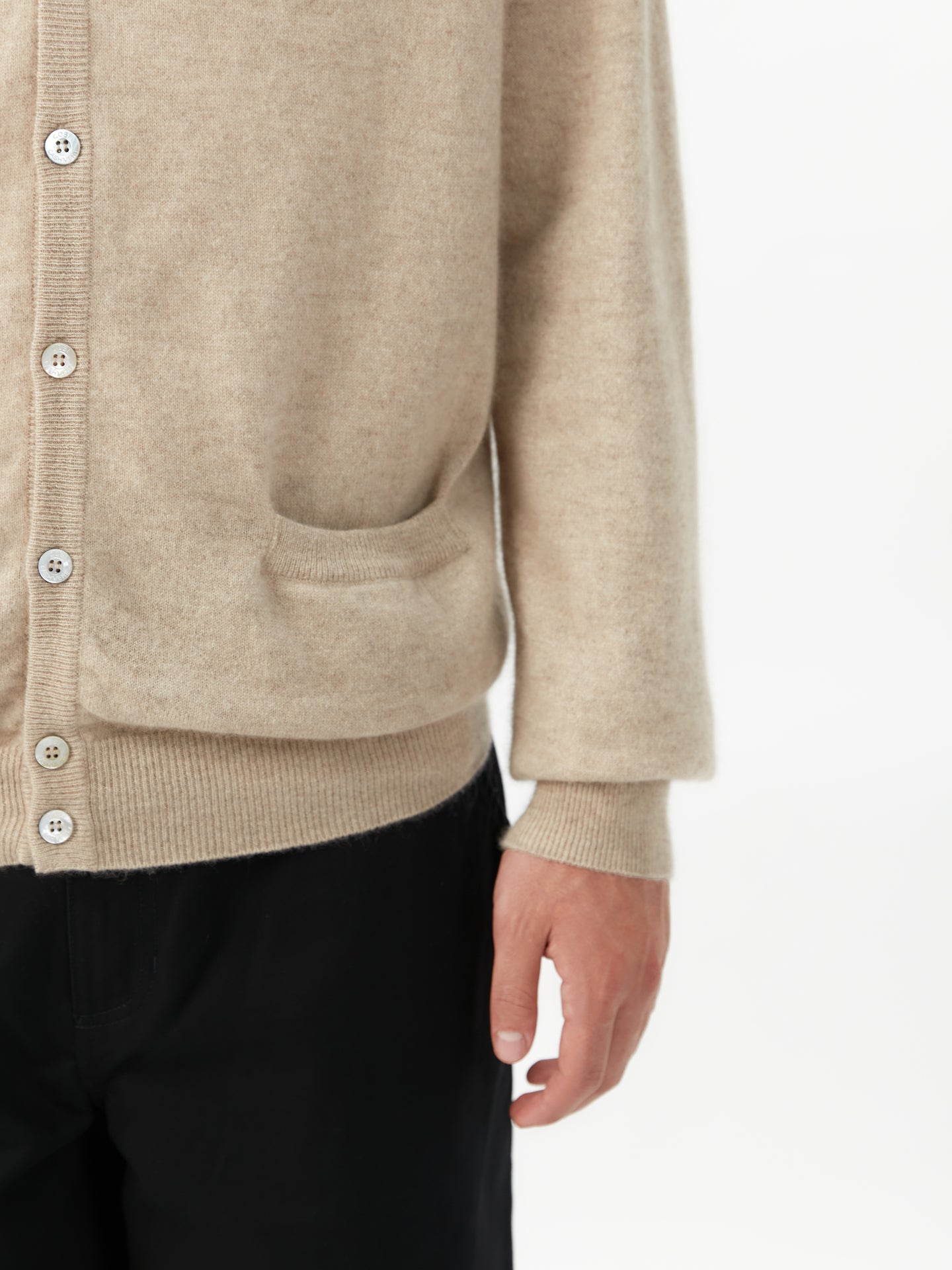 Cardigan a col V en Cachemire pour hommes Taupe - Gobi Cashmere