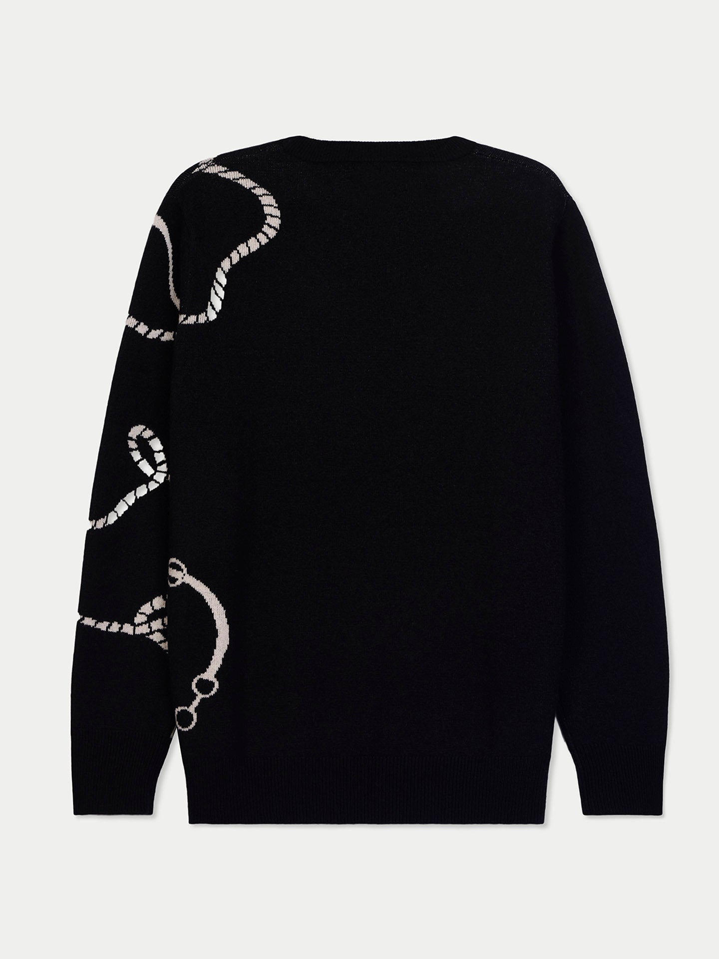 vue arrière d'un pull noir à col rond avec une illustration de cheval sur le côté gauche et les manches sur un fond gris clair. #color_noir