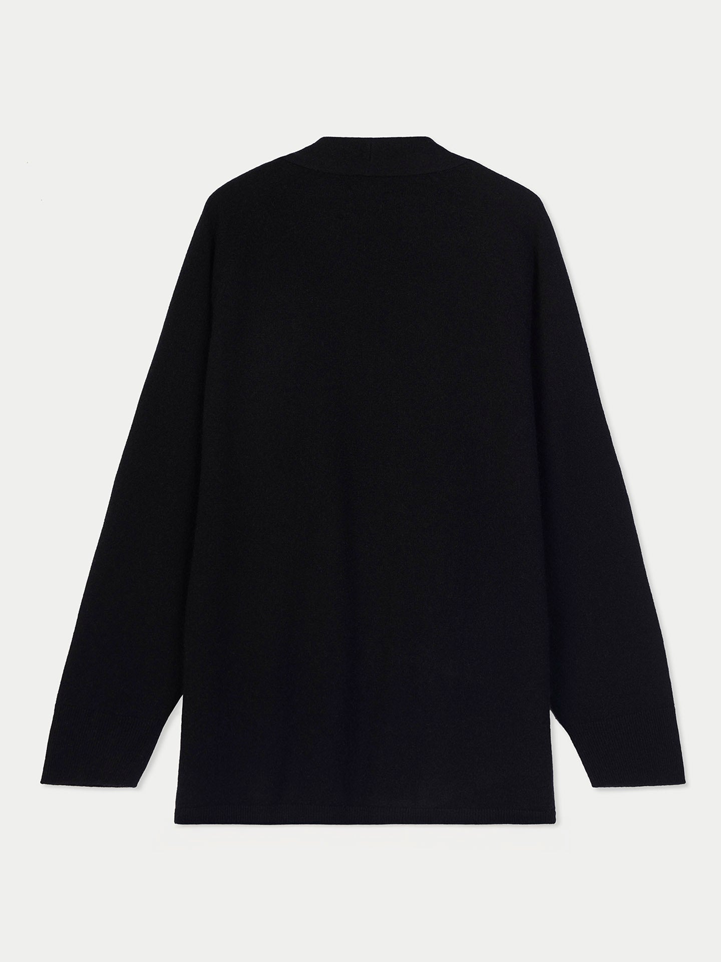 Vue de dos d'un cardigan noir ouvert sur fond gris clair. #color_noir