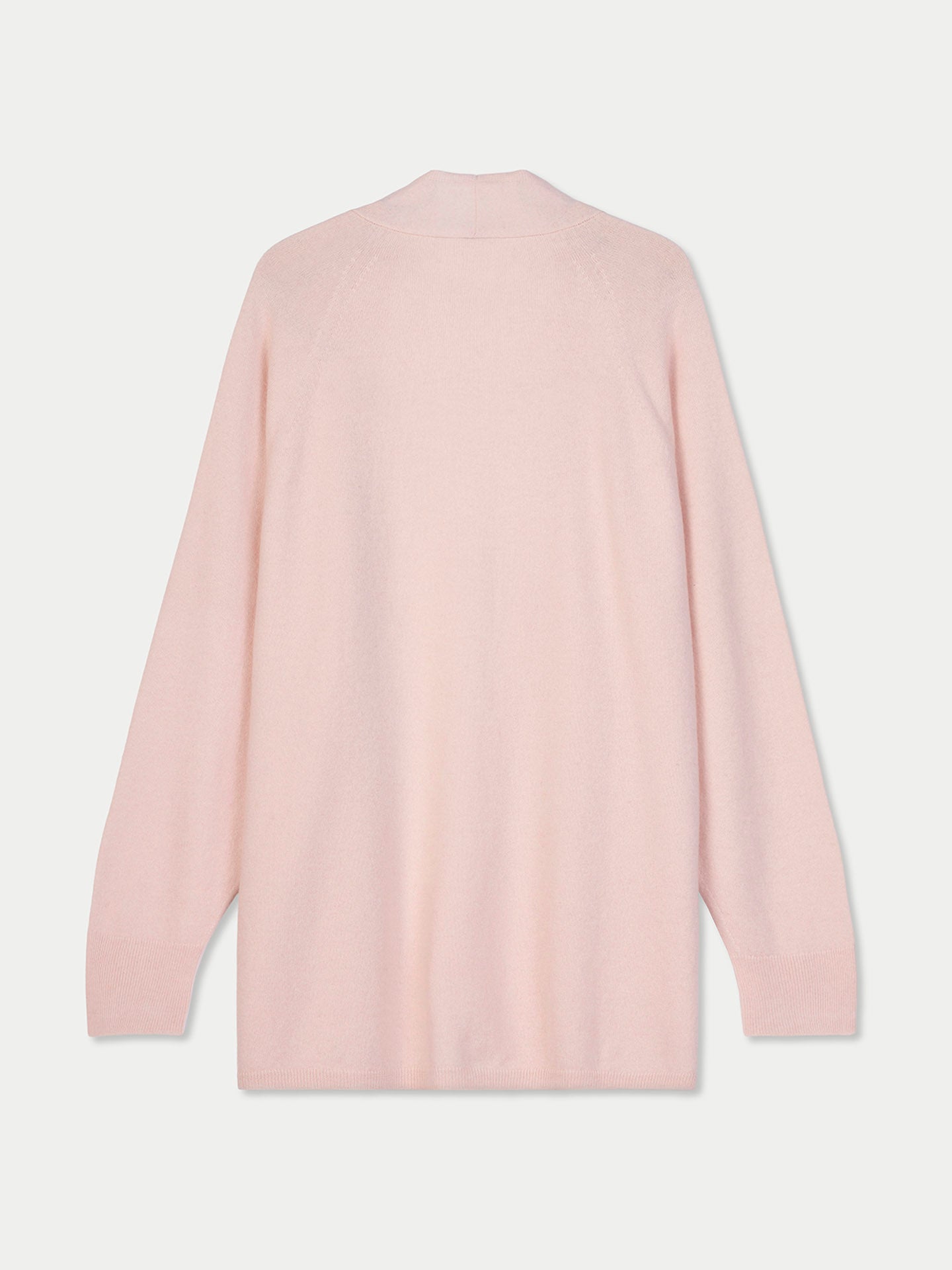 Vue de dos d'un cardigan ouvert rose pâle sur fond gris clair. #color_peach-blush