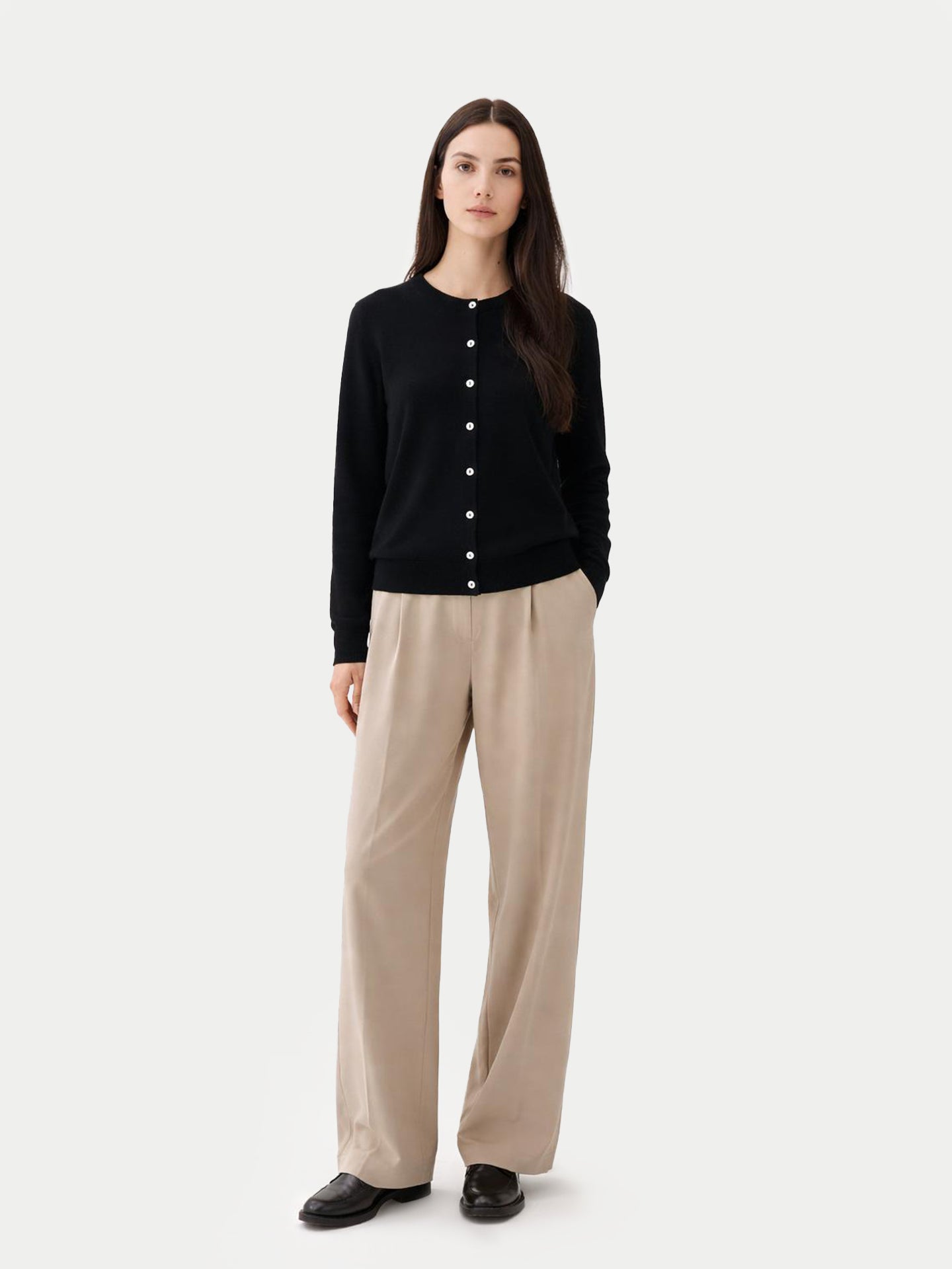 Cardigan col rond en cachemire Essential pour femmes Noir - Gobi Cashmere