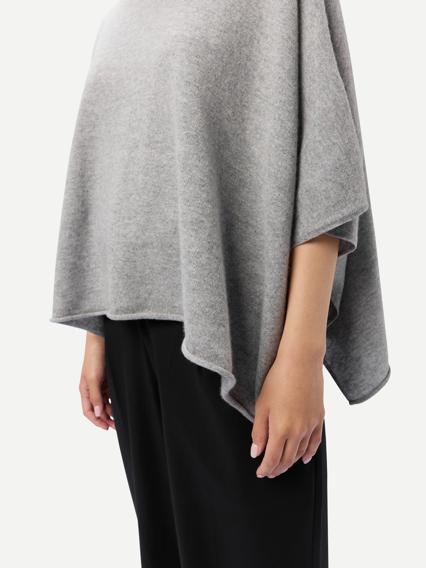 Poncho en cachemire 3D seamless femme couleur gris | GOBI Cashmere