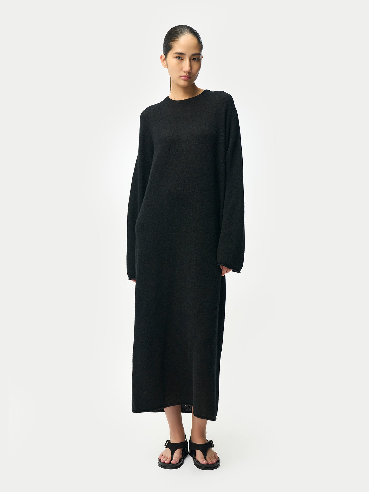 Robe longue femme en cachemire couleur noir | GOBI Cashmere