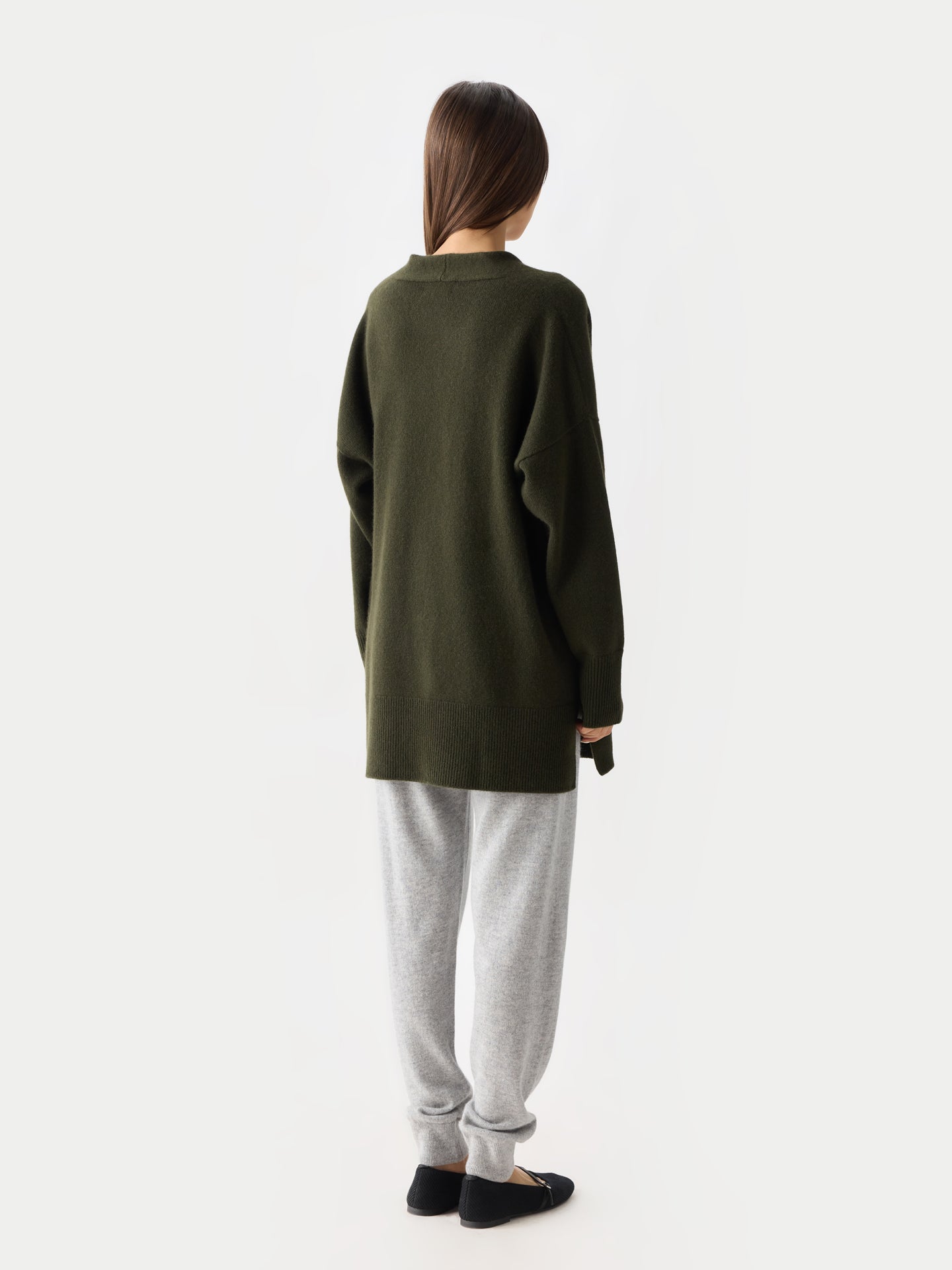 Long Cardigan Ouvert en Cachemire couleur olive | GOBI Cashmere