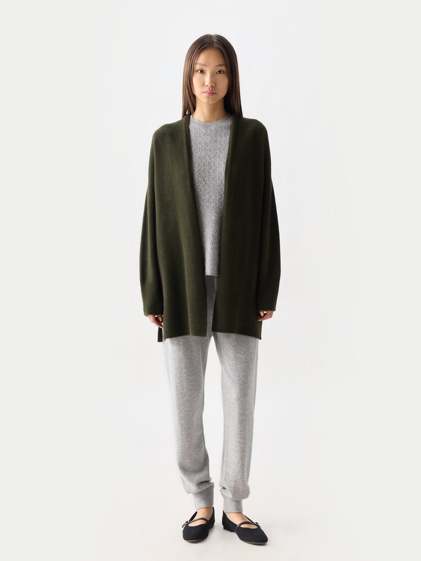 Long Cardigan Ouvert en Cachemire couleur olive | GOBI Cashmere