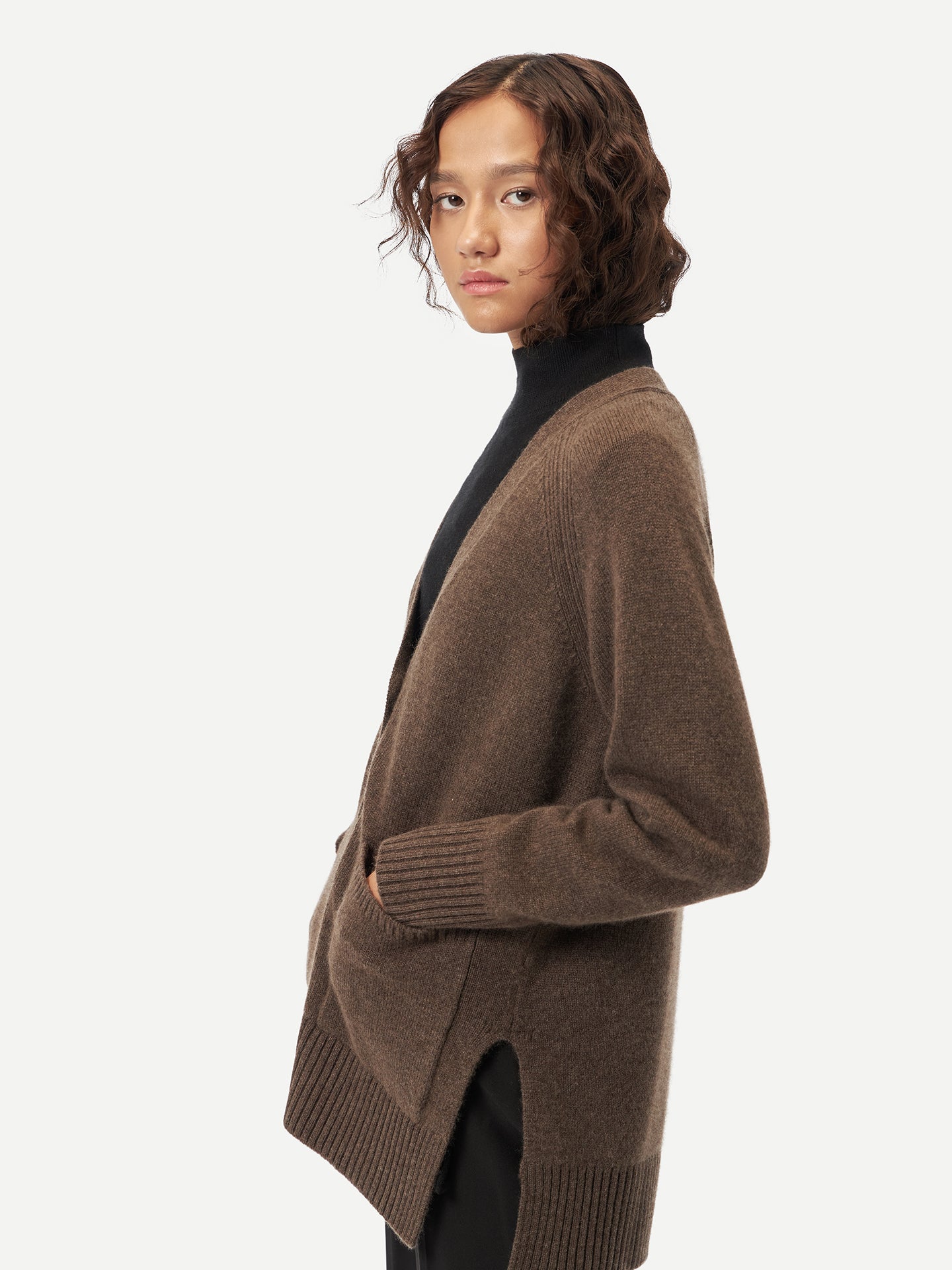 Cardigan en cachemire décontractée - GOBI A/H 2023 Taupe - Gobi Cashmere