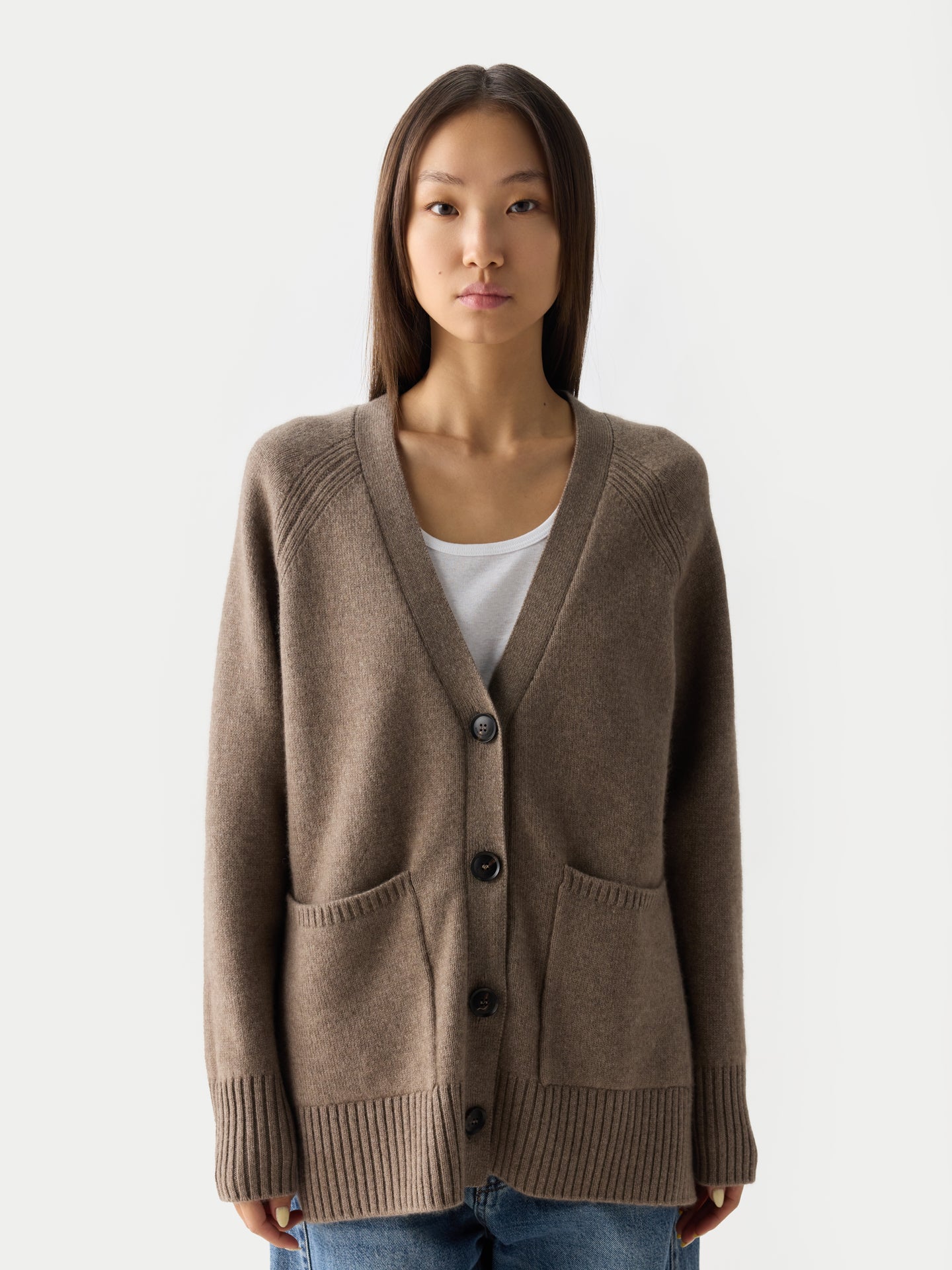 Cardigan en cachemire décontractée Couleur taupe Organique | GOBI Cashmere