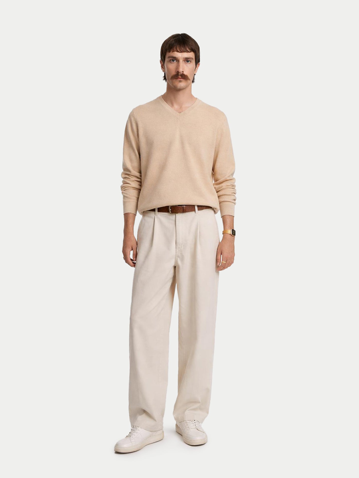 Pull col en V en cachemire Essential pour hommes Couleur Organique