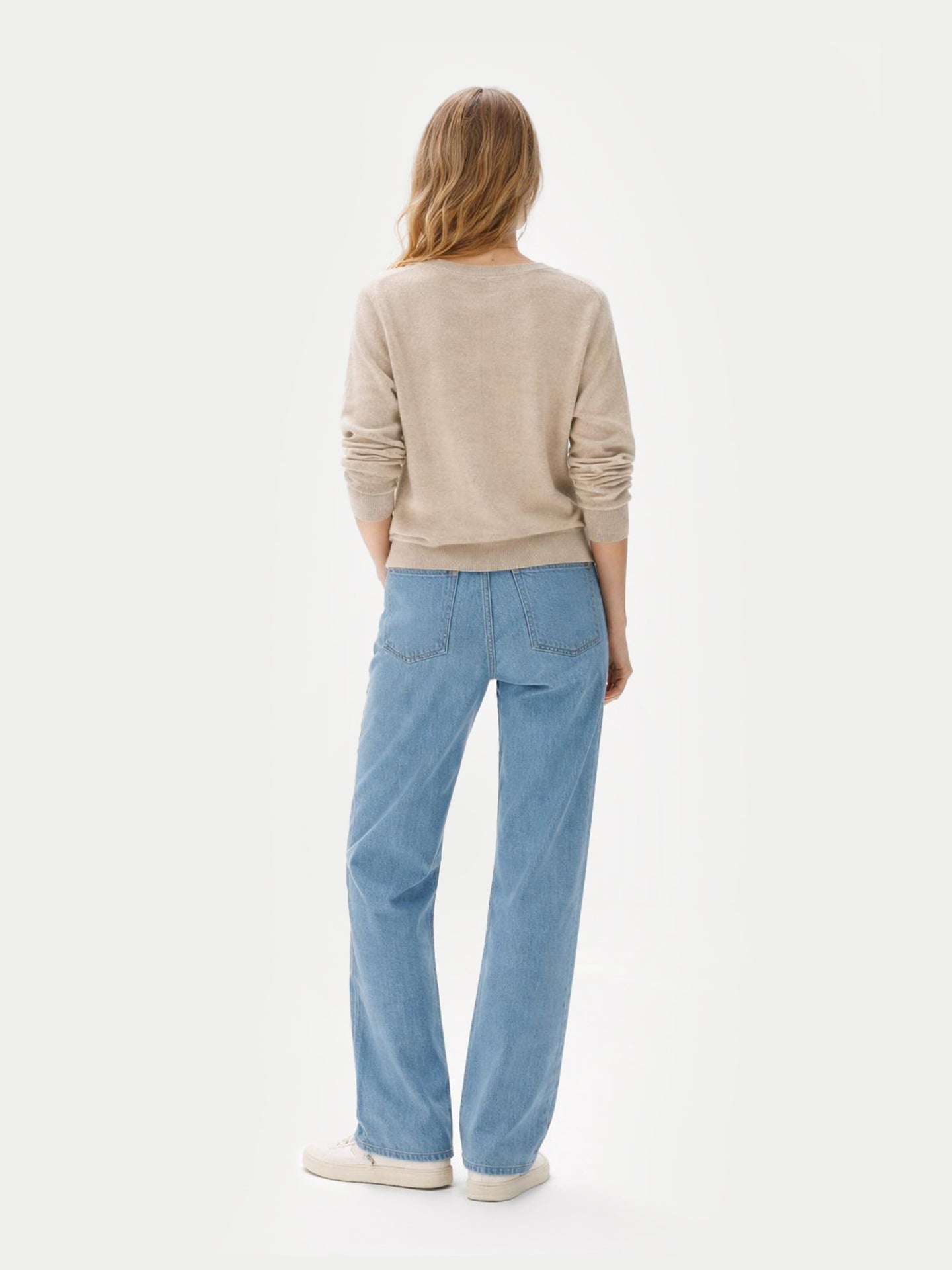 Pull col en V en cachemire Essential pour femmes Couleur Organique Gris Chaud - Gobi Cashmere