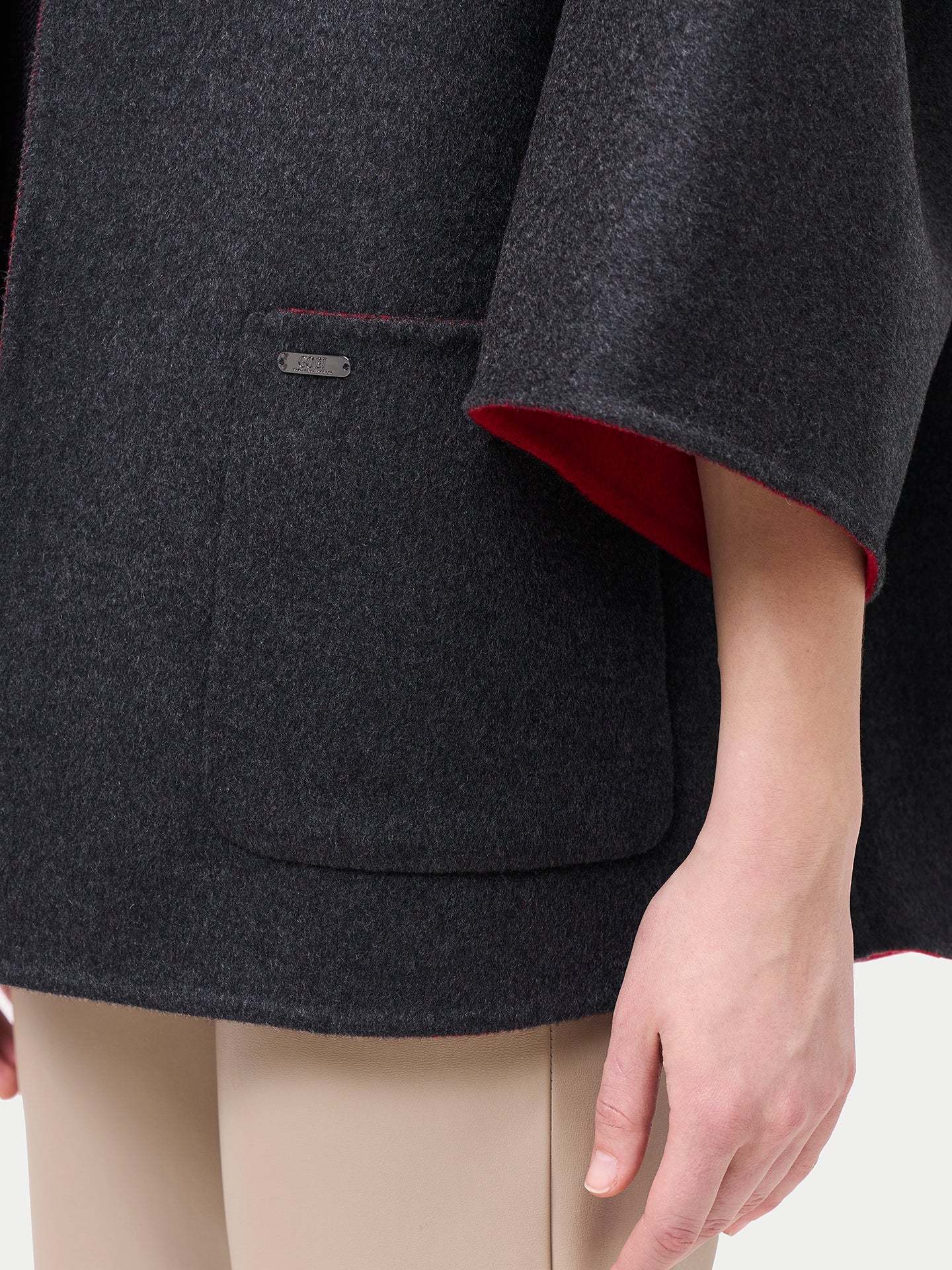 Veste Poncho en cachemire avec poches | GOBI Cashmere