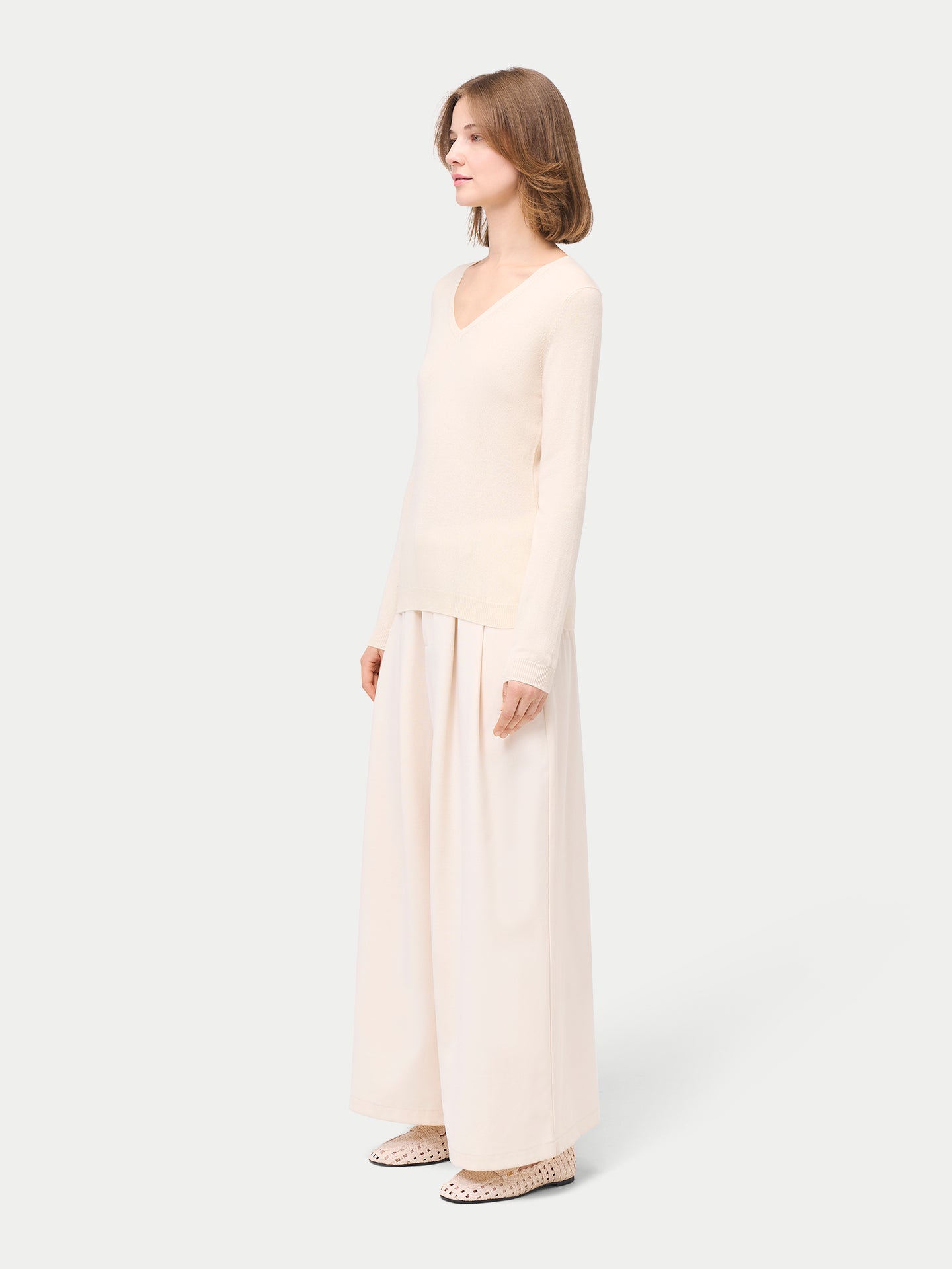 Pull col en V en cachemire Essential pour femmes