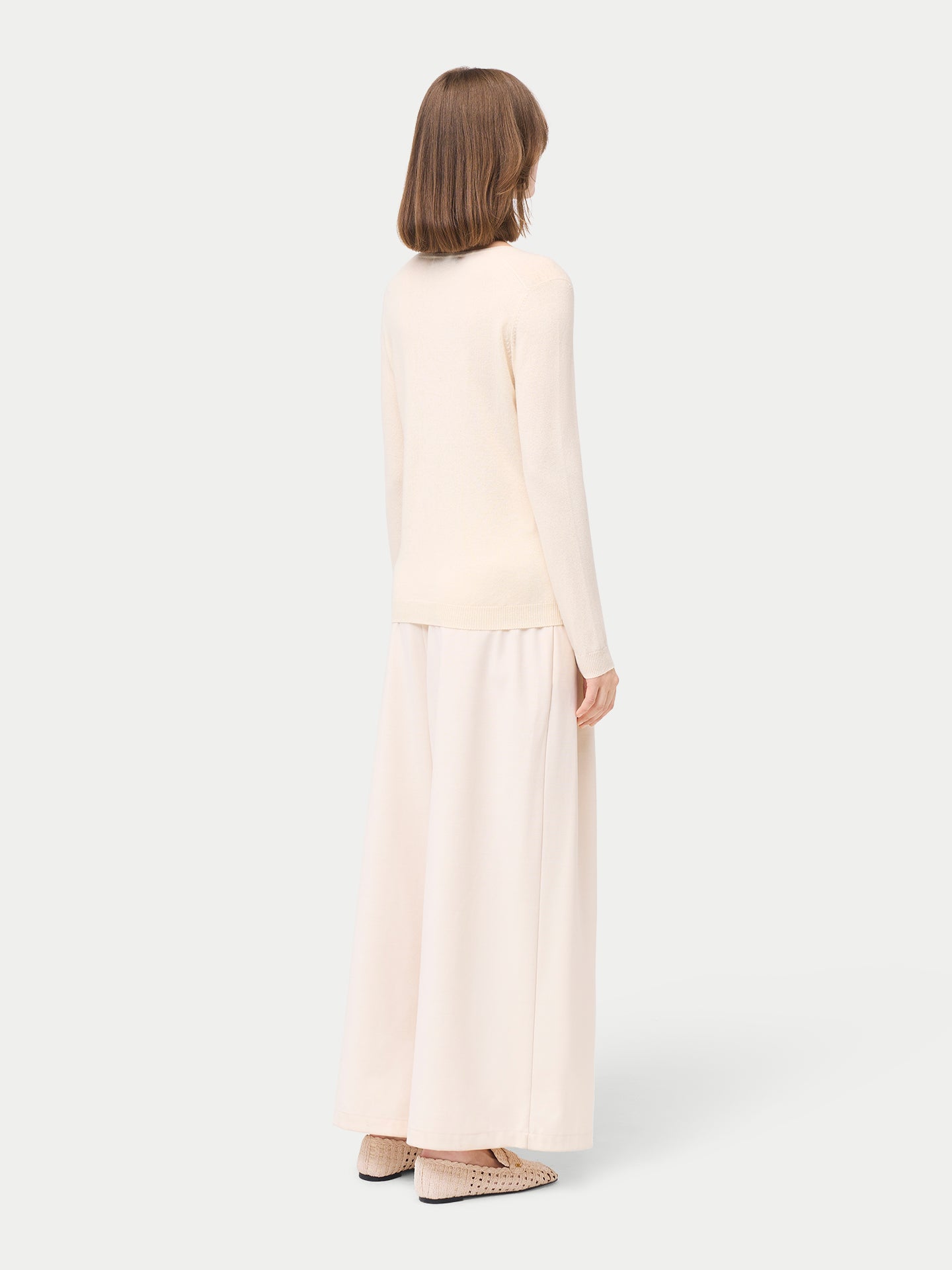 Pull col en V en cachemire Essential pour femmes