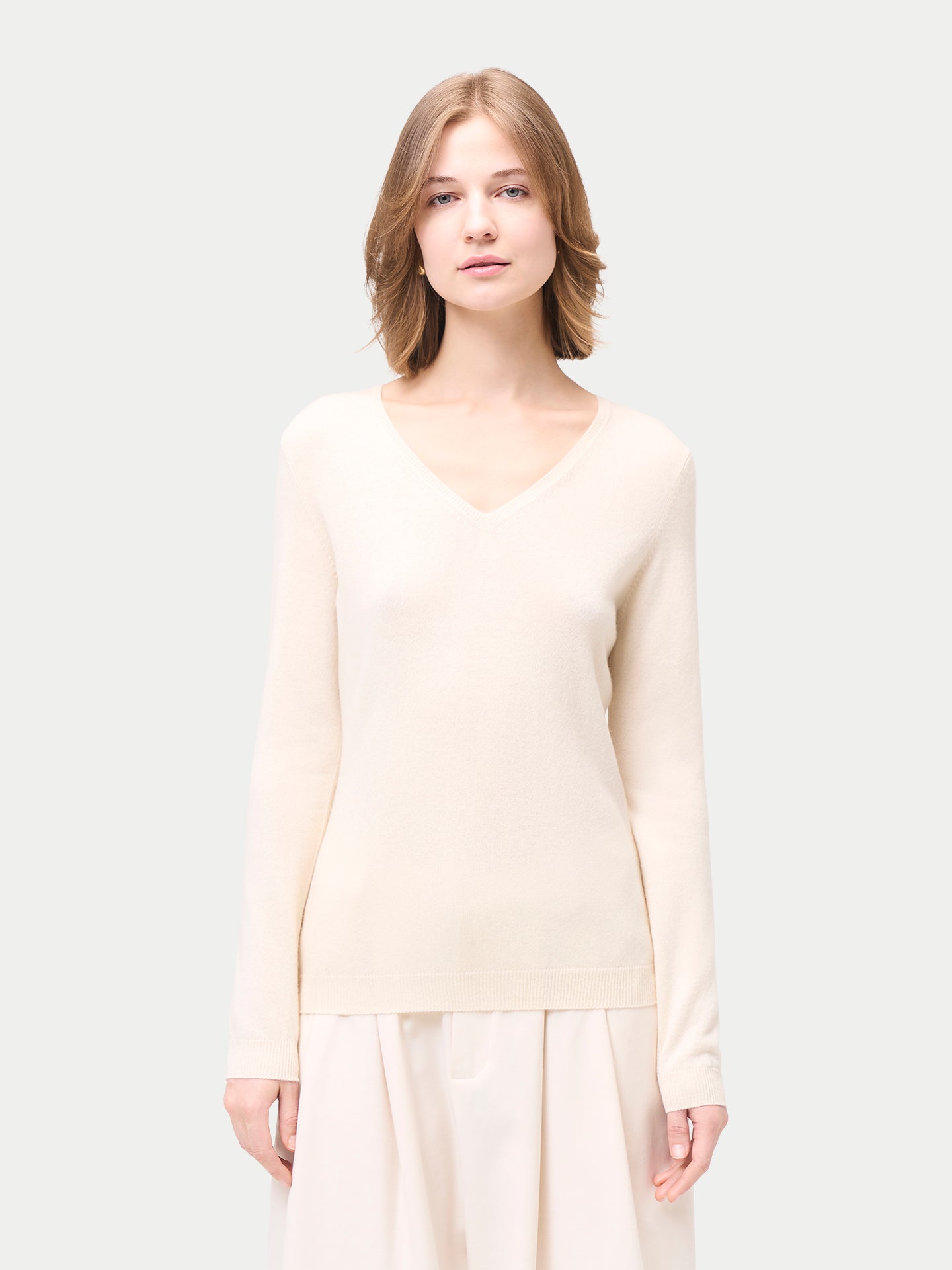 Pull col en V en cachemire Essential pour femmes