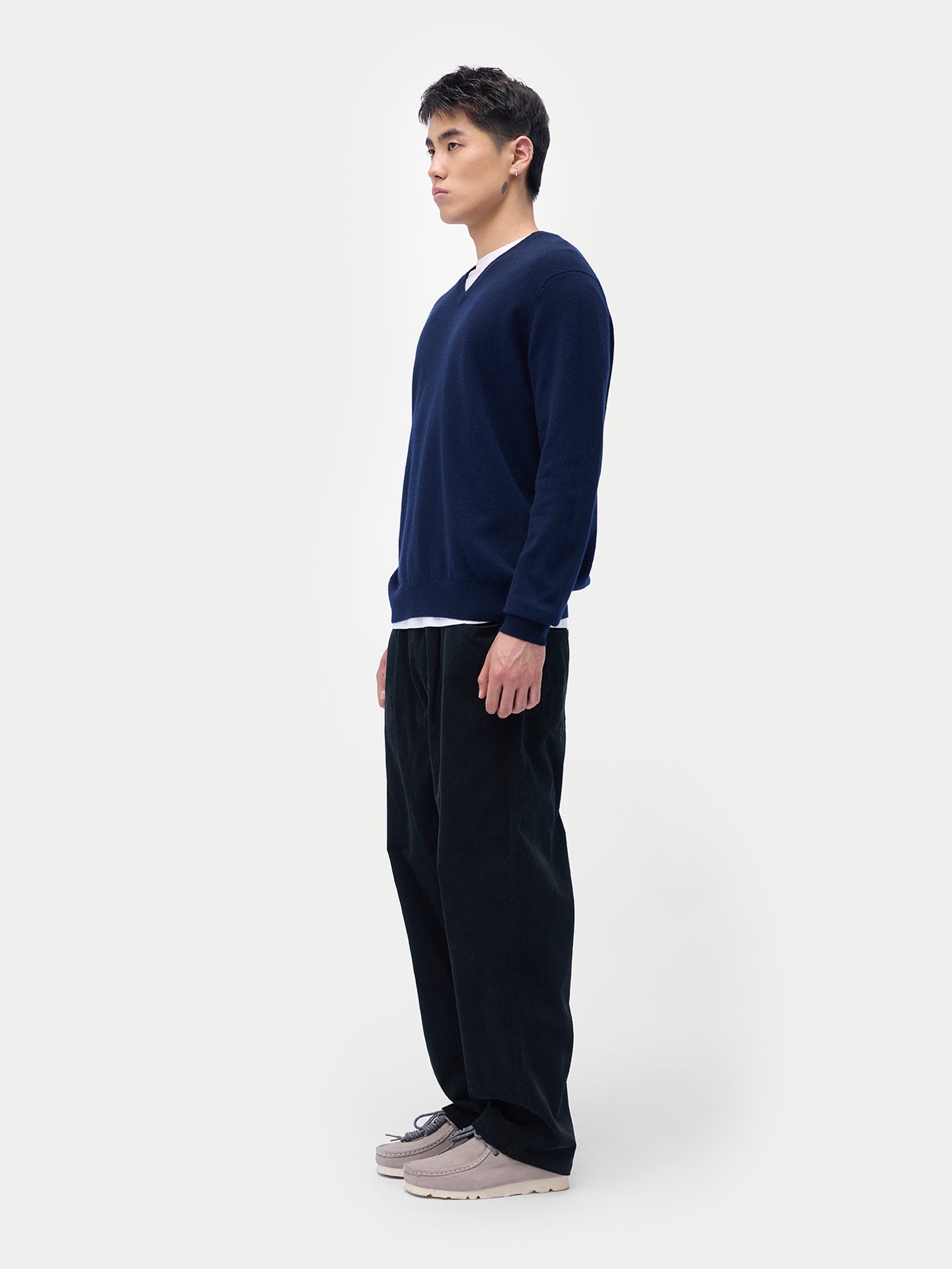 Pull col en V en cachemire Essential pour hommes