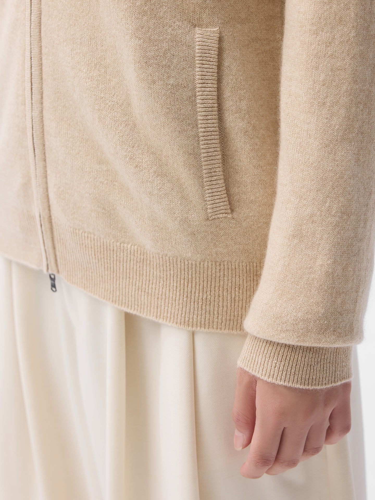 Cardigan zippé en cachemire Essential pour femmes