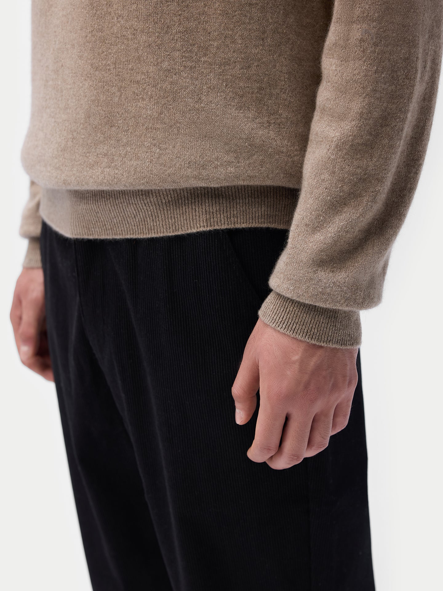 Pull col rond en cachemire Essential pour hommes