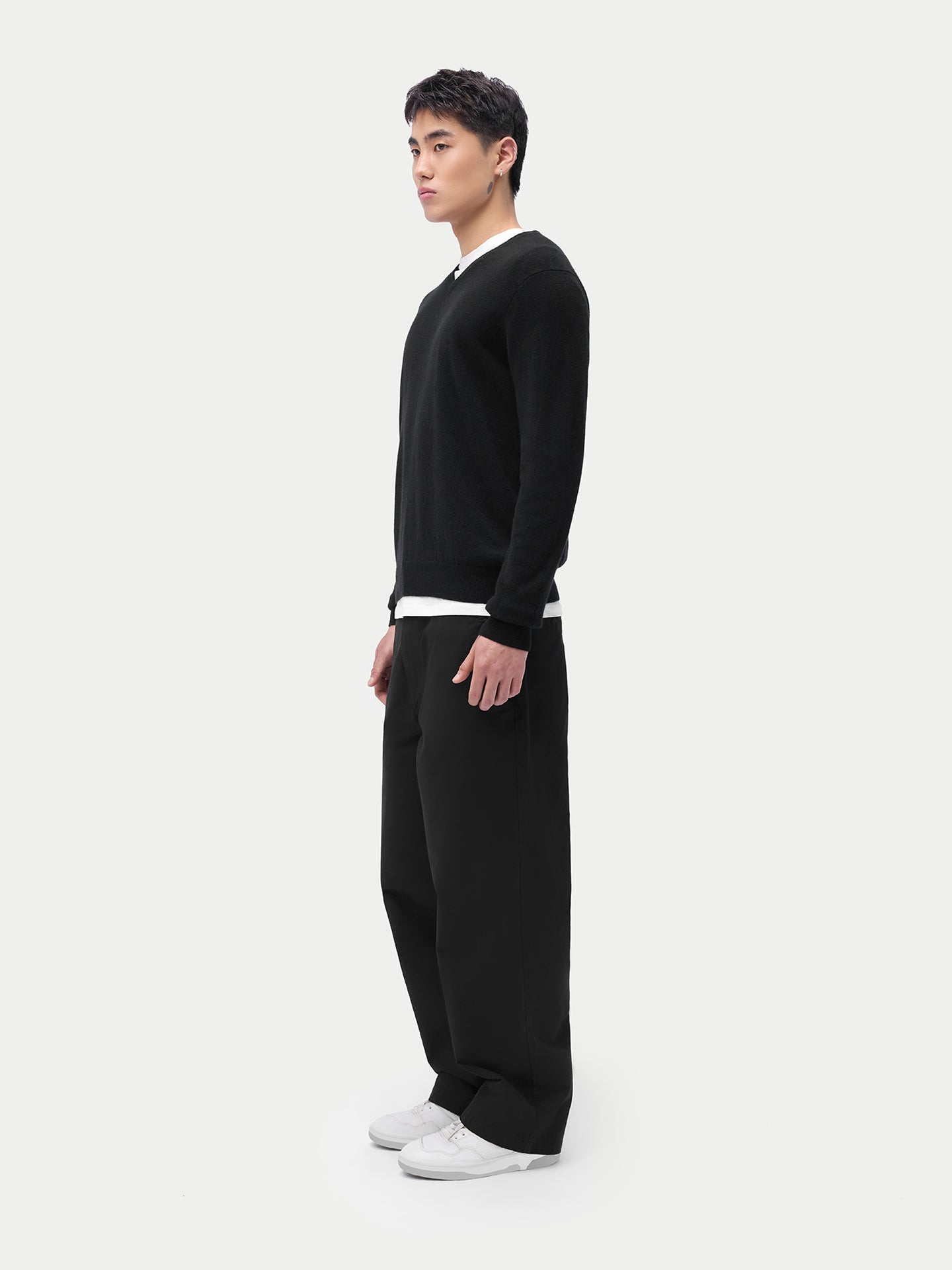 Pull col en V en cachemire Essential pour hommes