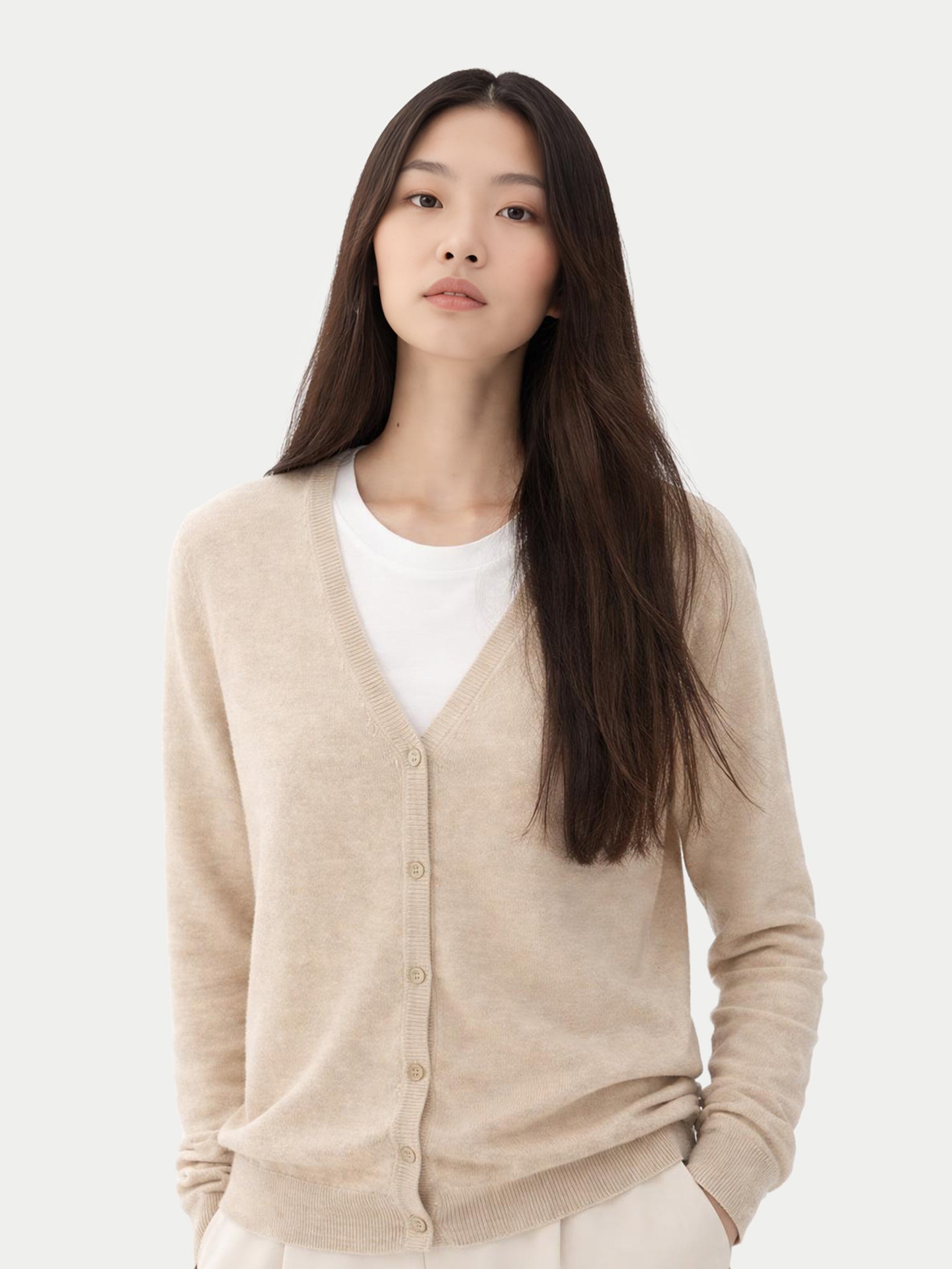 Cardigan col en V en cachemire Essential pour femmes Couleur Organique