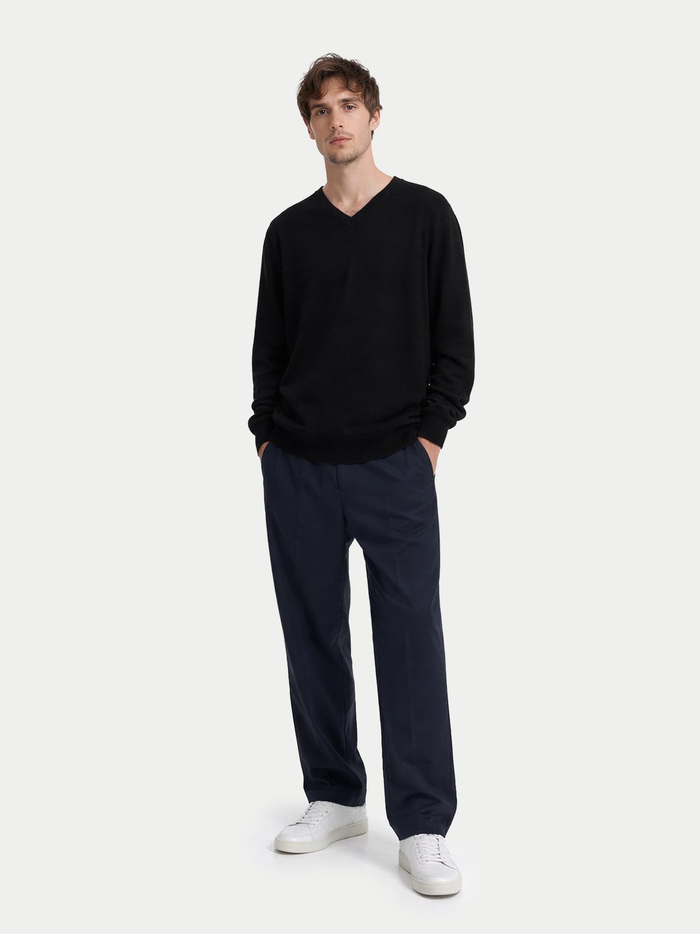 Pull col en V en cachemire Essential pour hommes