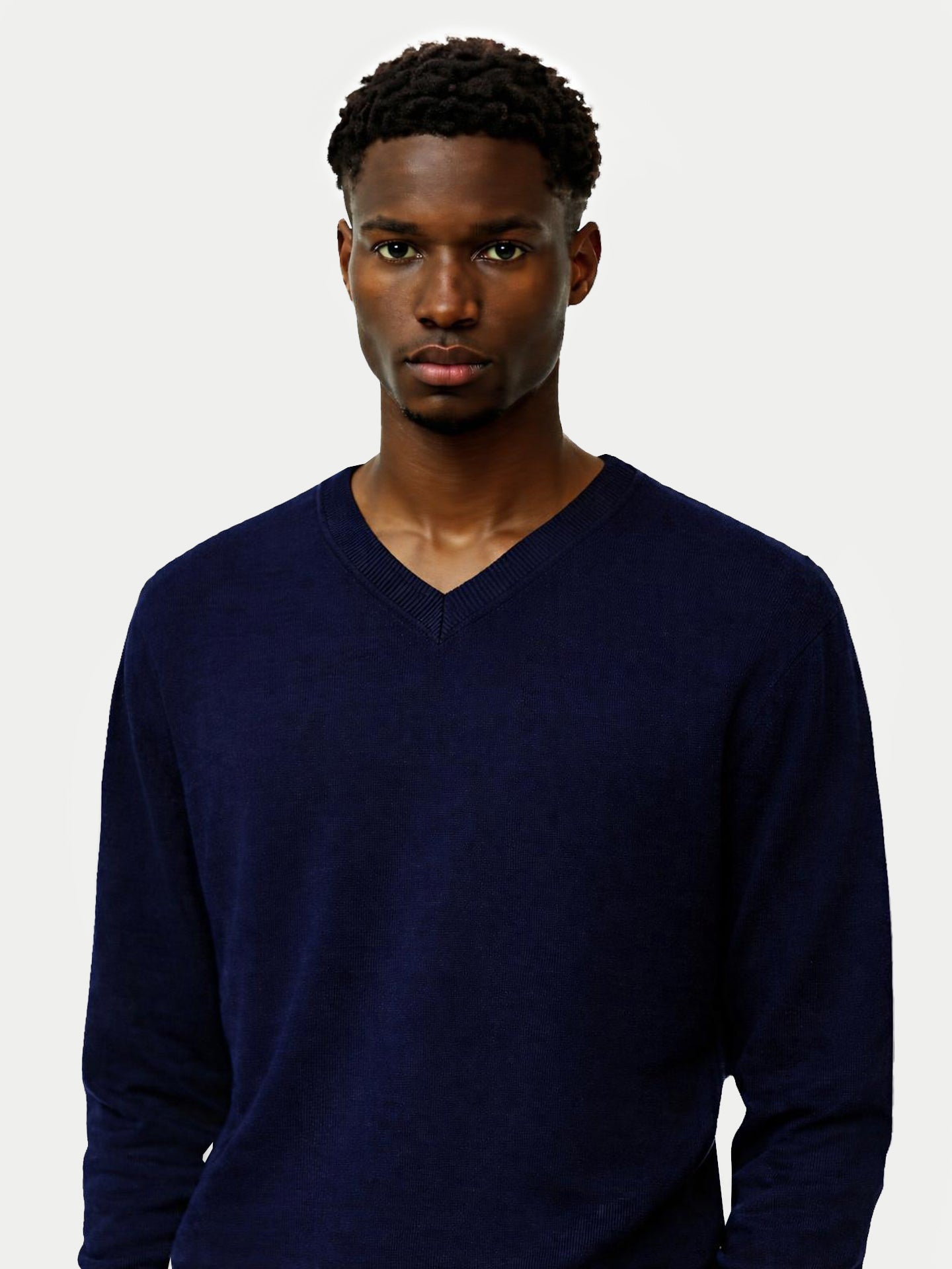 Pull col en V en cachemire Essential pour hommes Navy - Gobi Cashmere