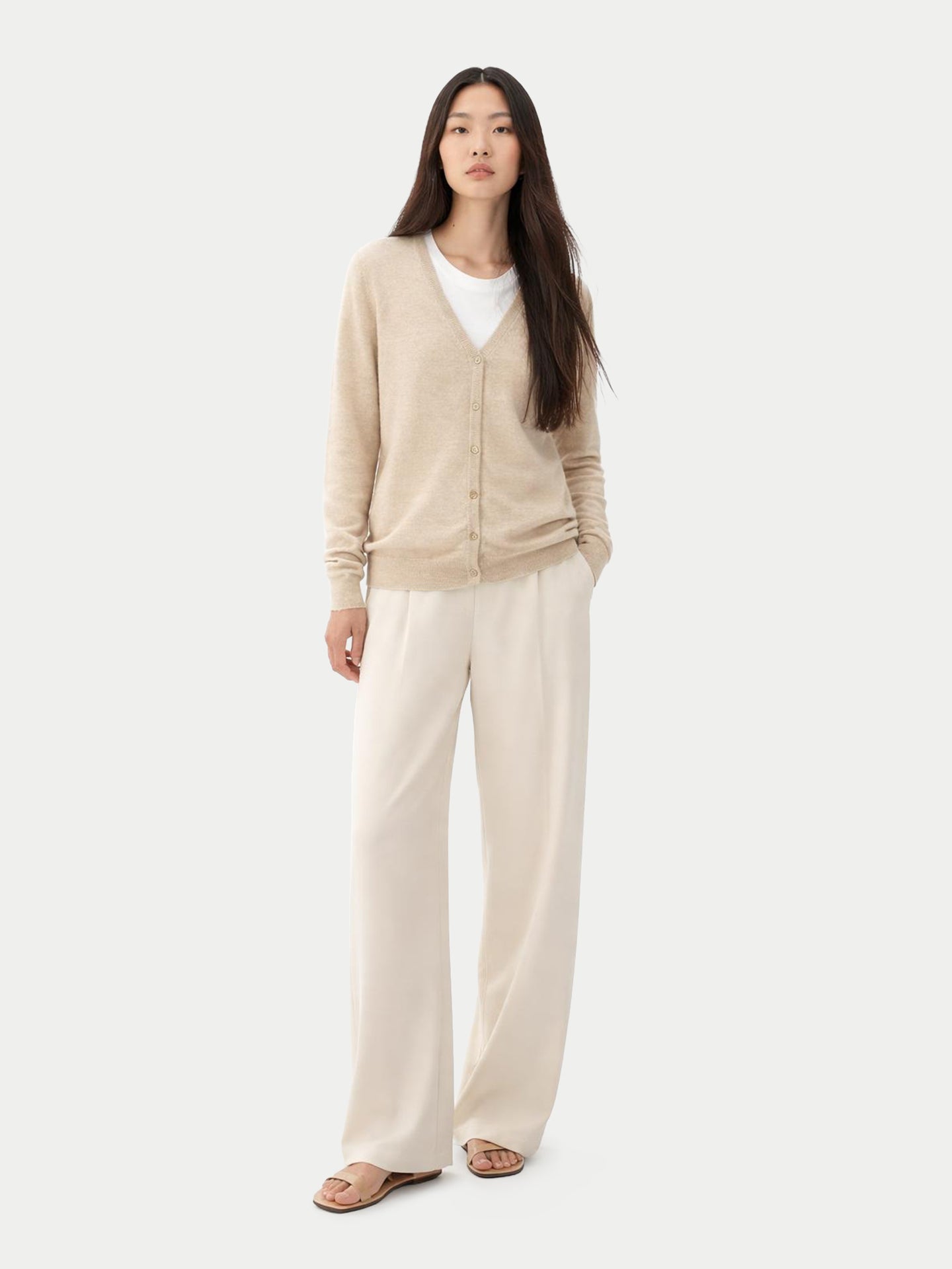 Cardigan col en V en cachemire Essential pour femmes Couleur Organique