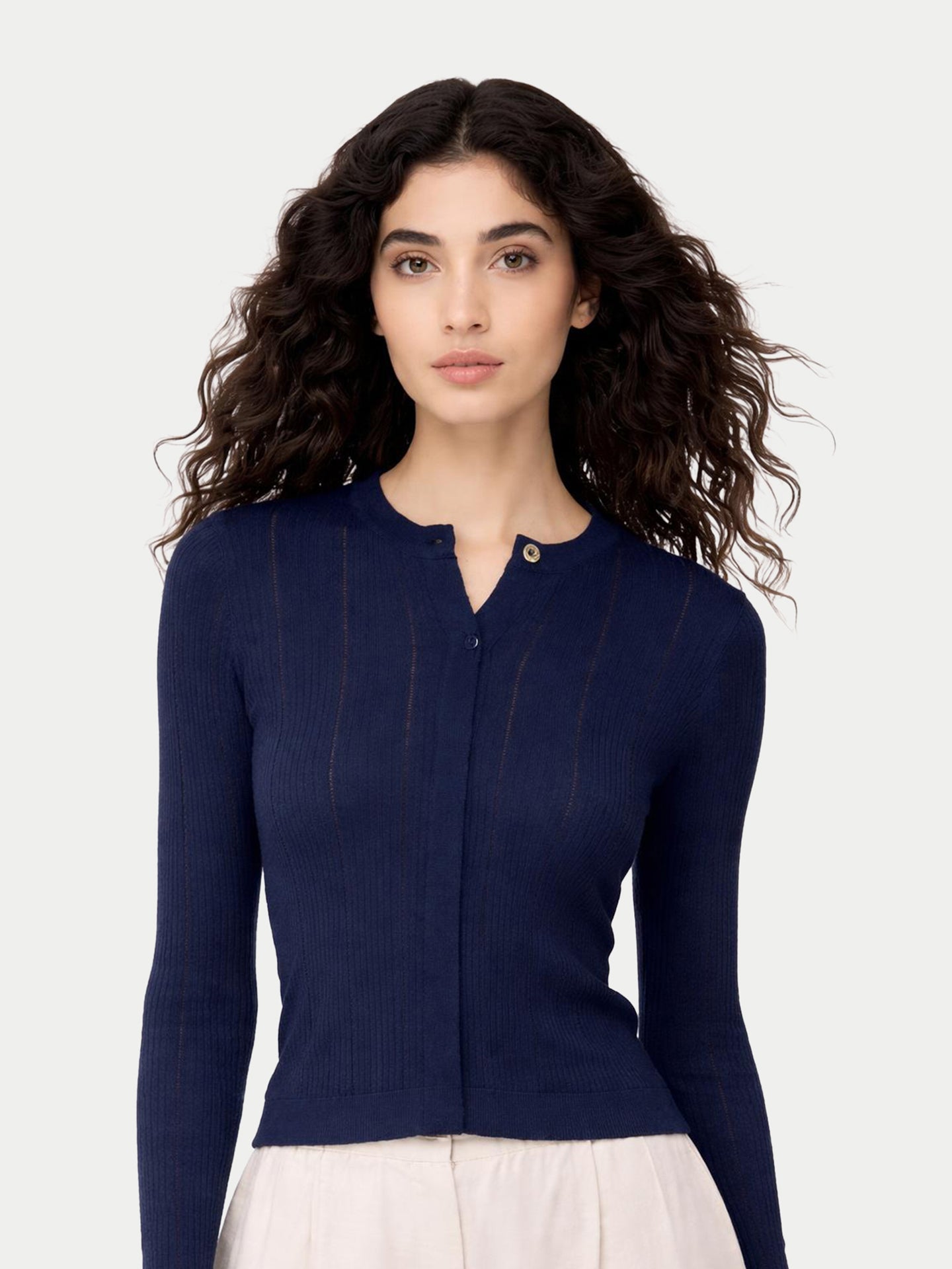 Cardigan en soie de cachemire à boutons cachés