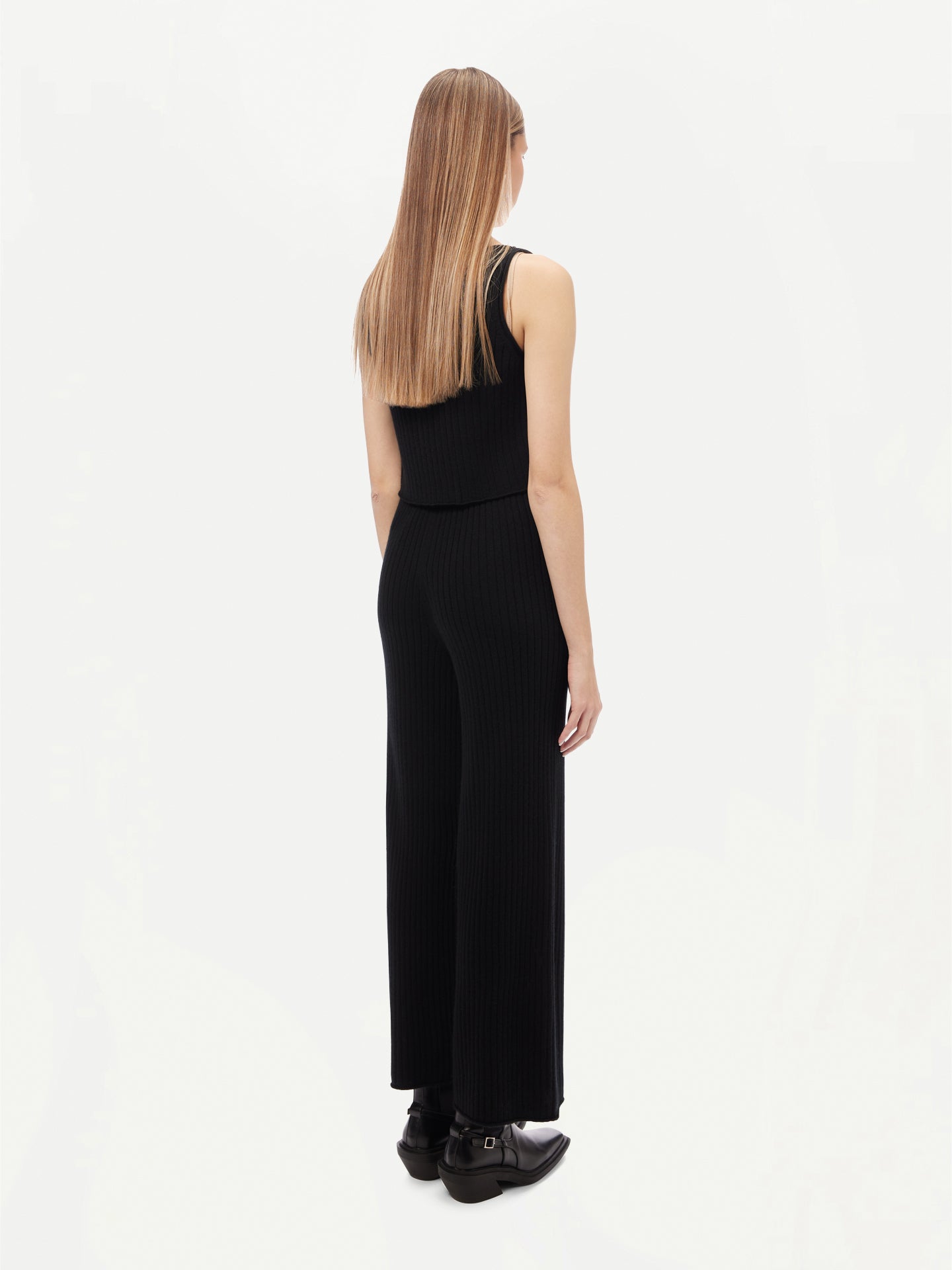Luxe en tricot 3D sans couture : Top court en 100% cachemire Mongol Noir - Gobi Cashmere 