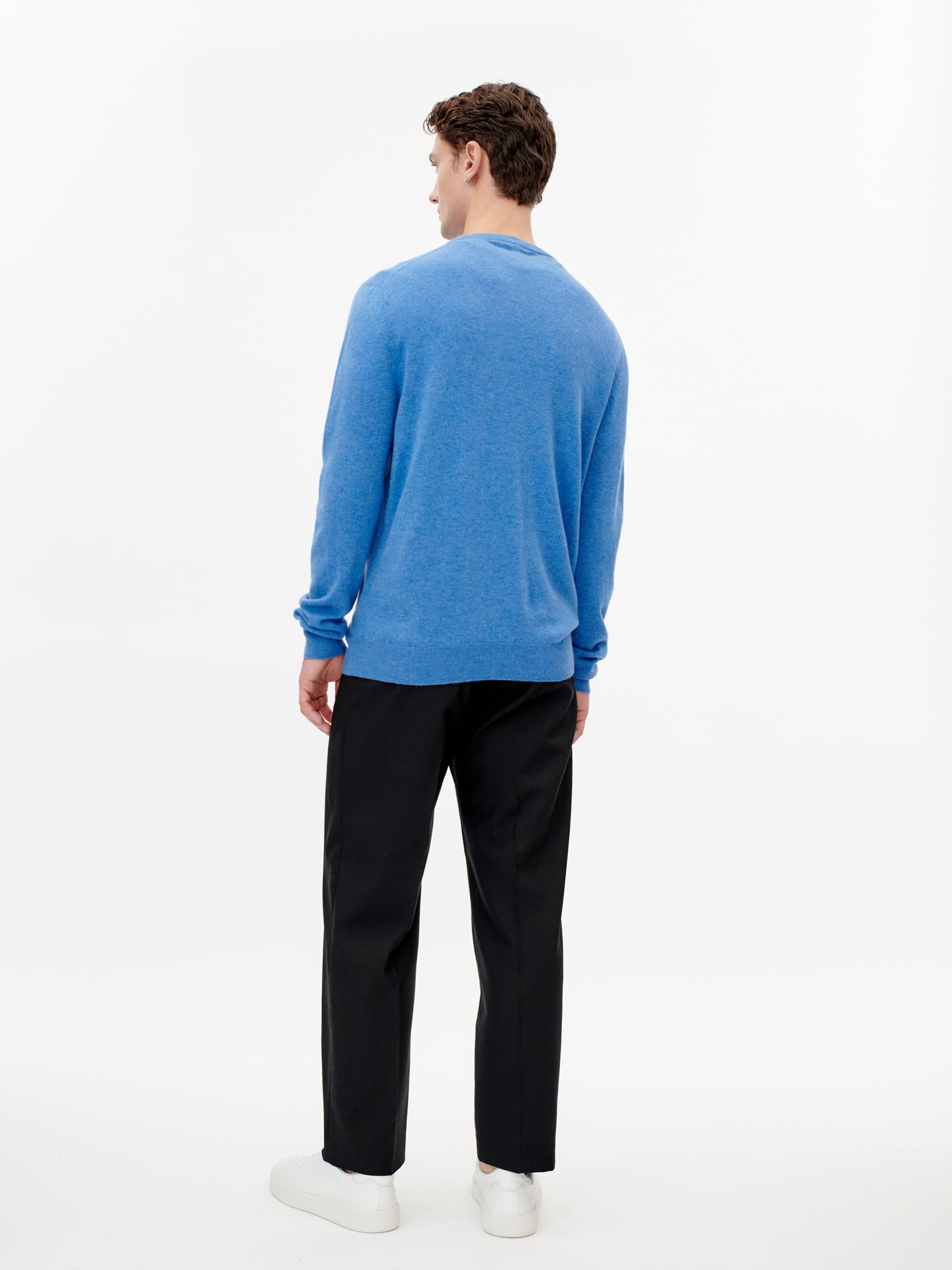 Pull col en V en Cachemire pour hommes Marin - Gobi Cashmere