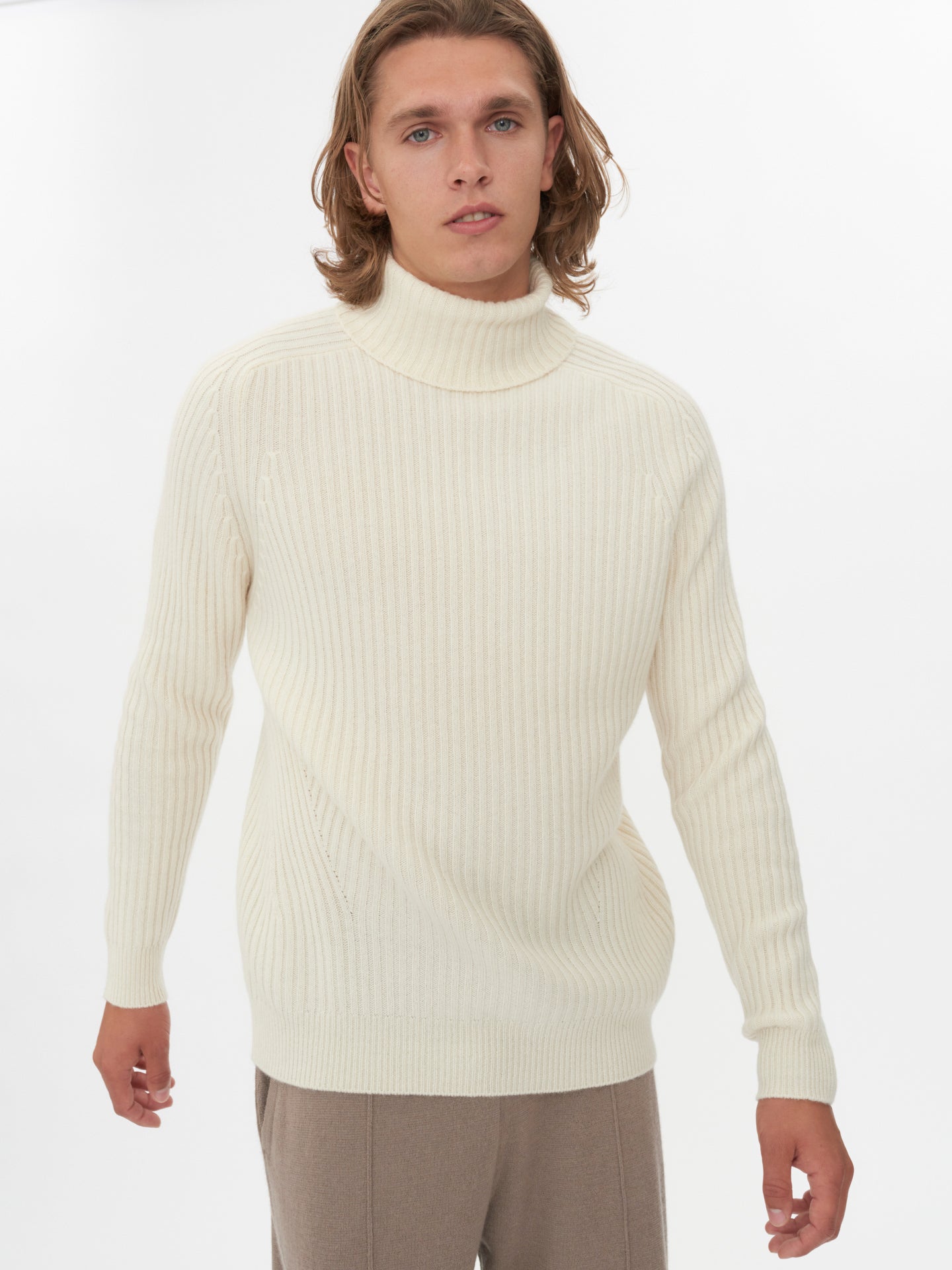 Pull à col roulé en tricot côtelé blanc - Gobi Cashmere 